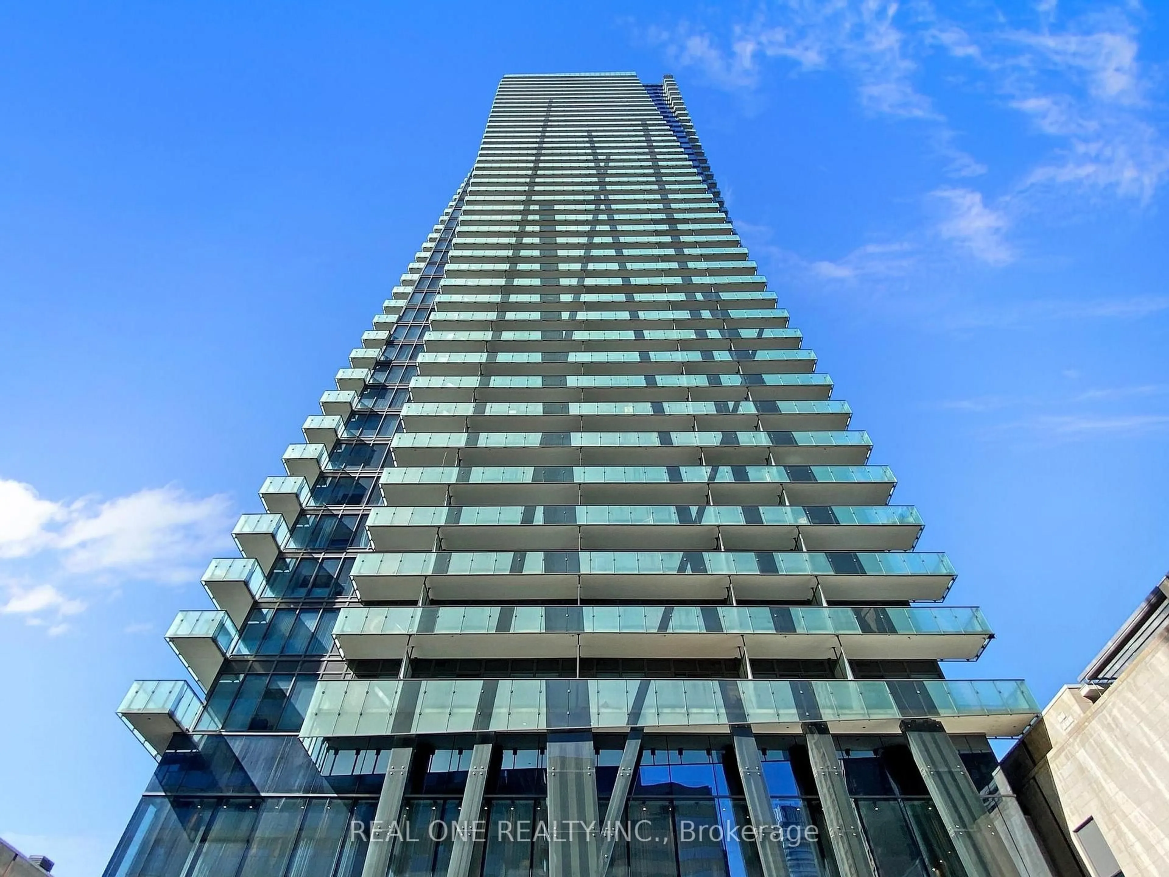 Indoor foyer for 65 St. Mary St #3901, Toronto Ontario M5S 0A6