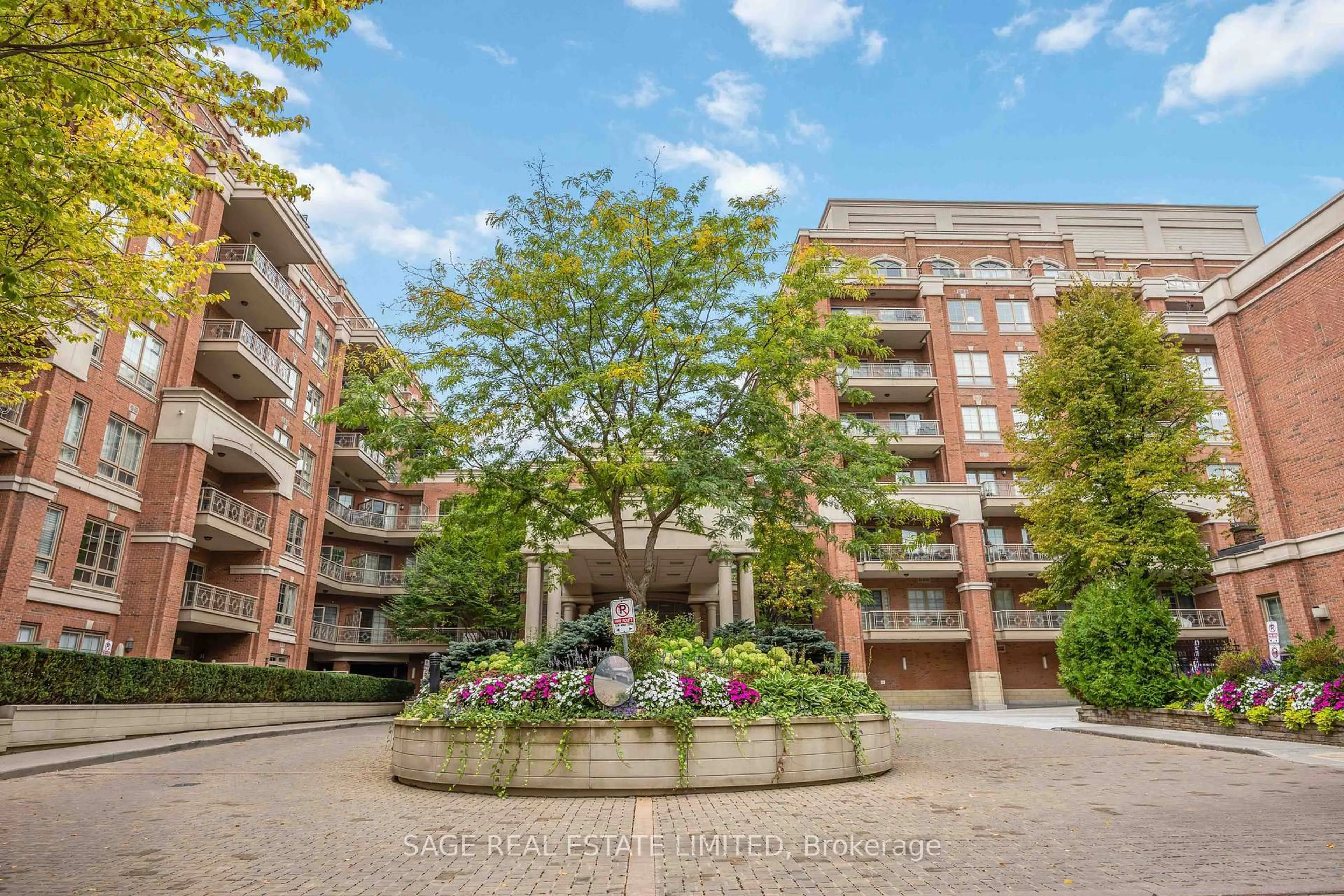 Patio, street for 20 Burkebrook Pl #212, Toronto Ontario M4G 0A1