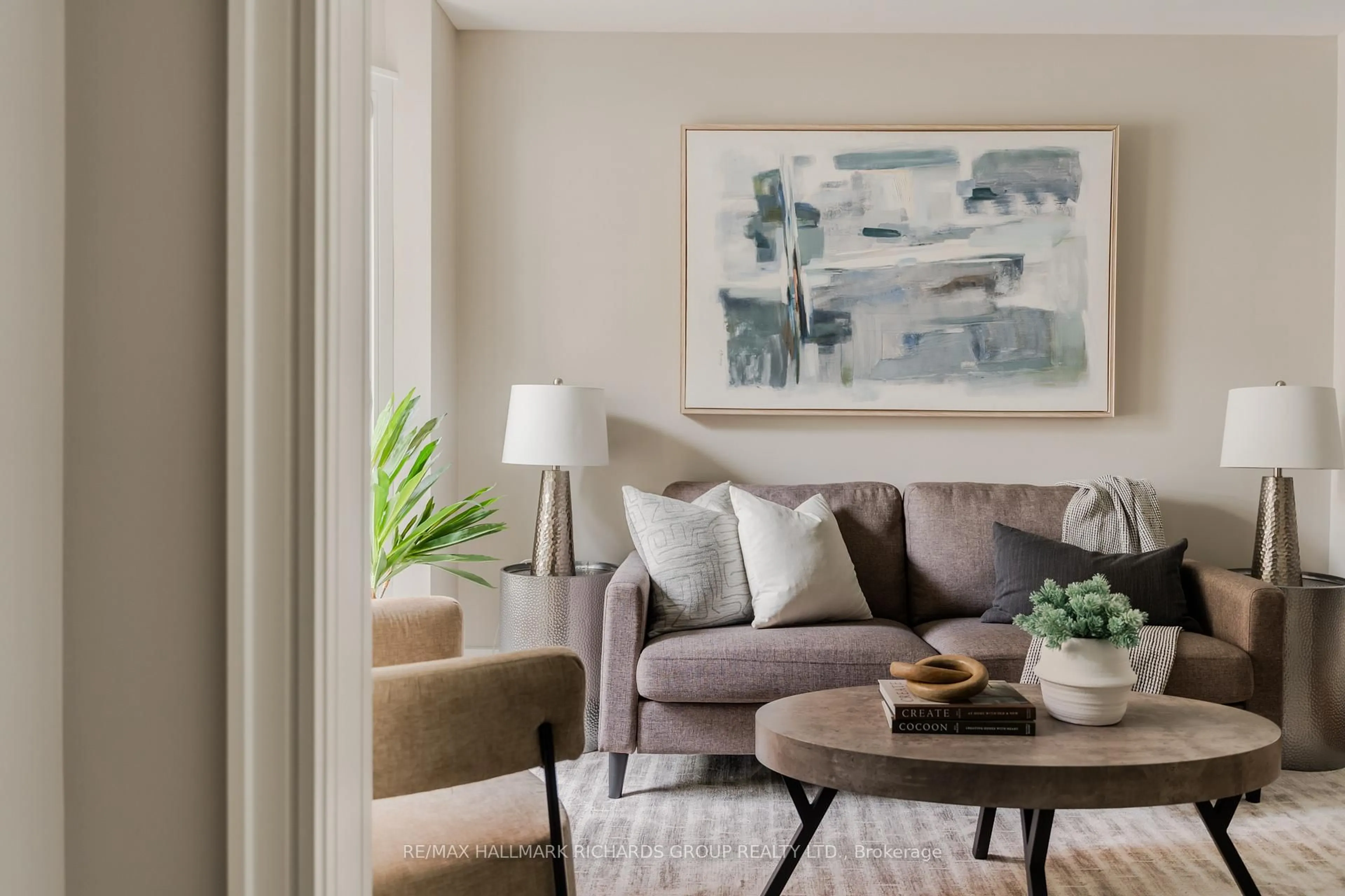 Living room with furniture, unknown for 77 Randolph Rd, Toronto Ontario M4G 3S1