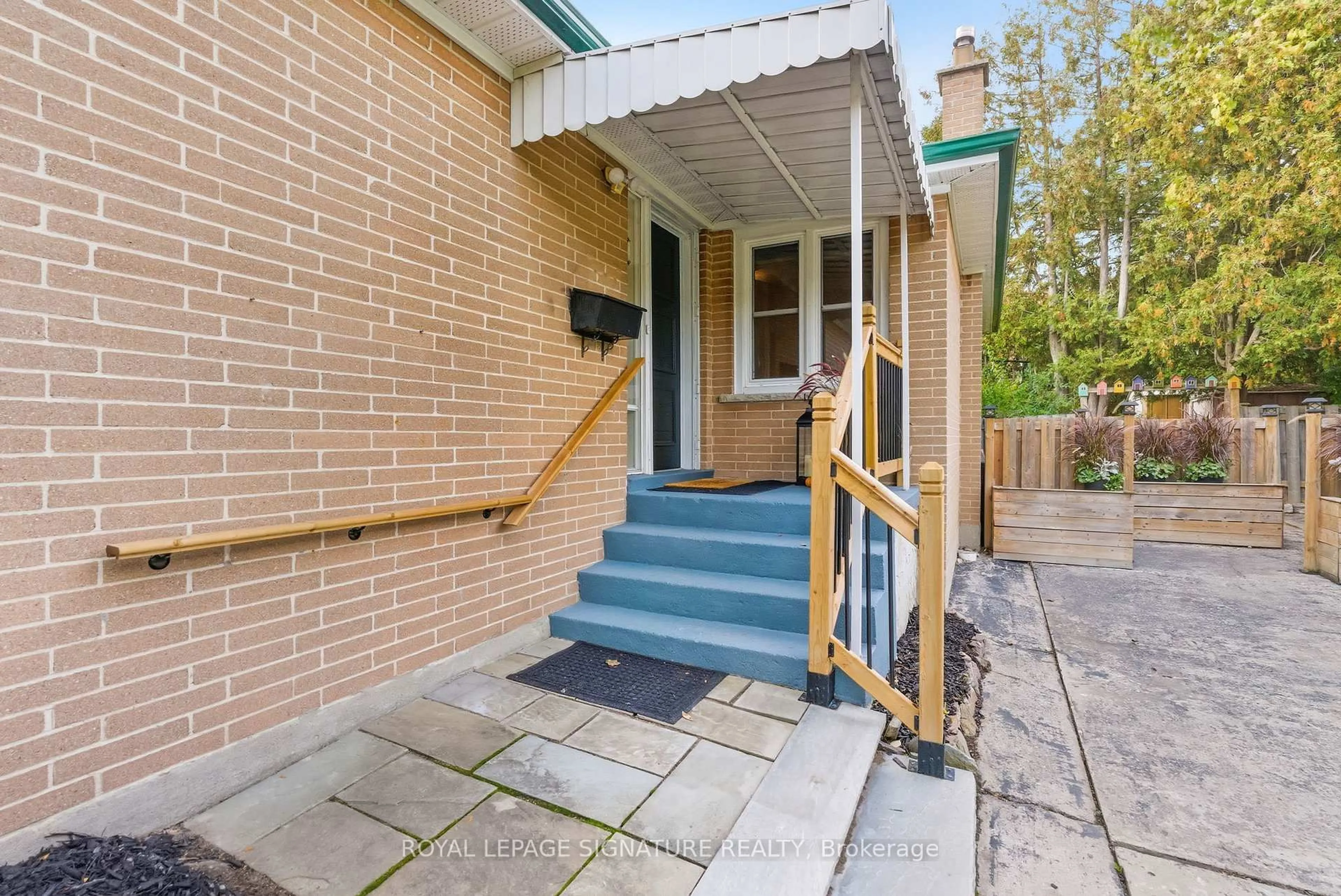 Unknown for 26 Royal Doulton Dr, Toronto Ontario M3A 1N5