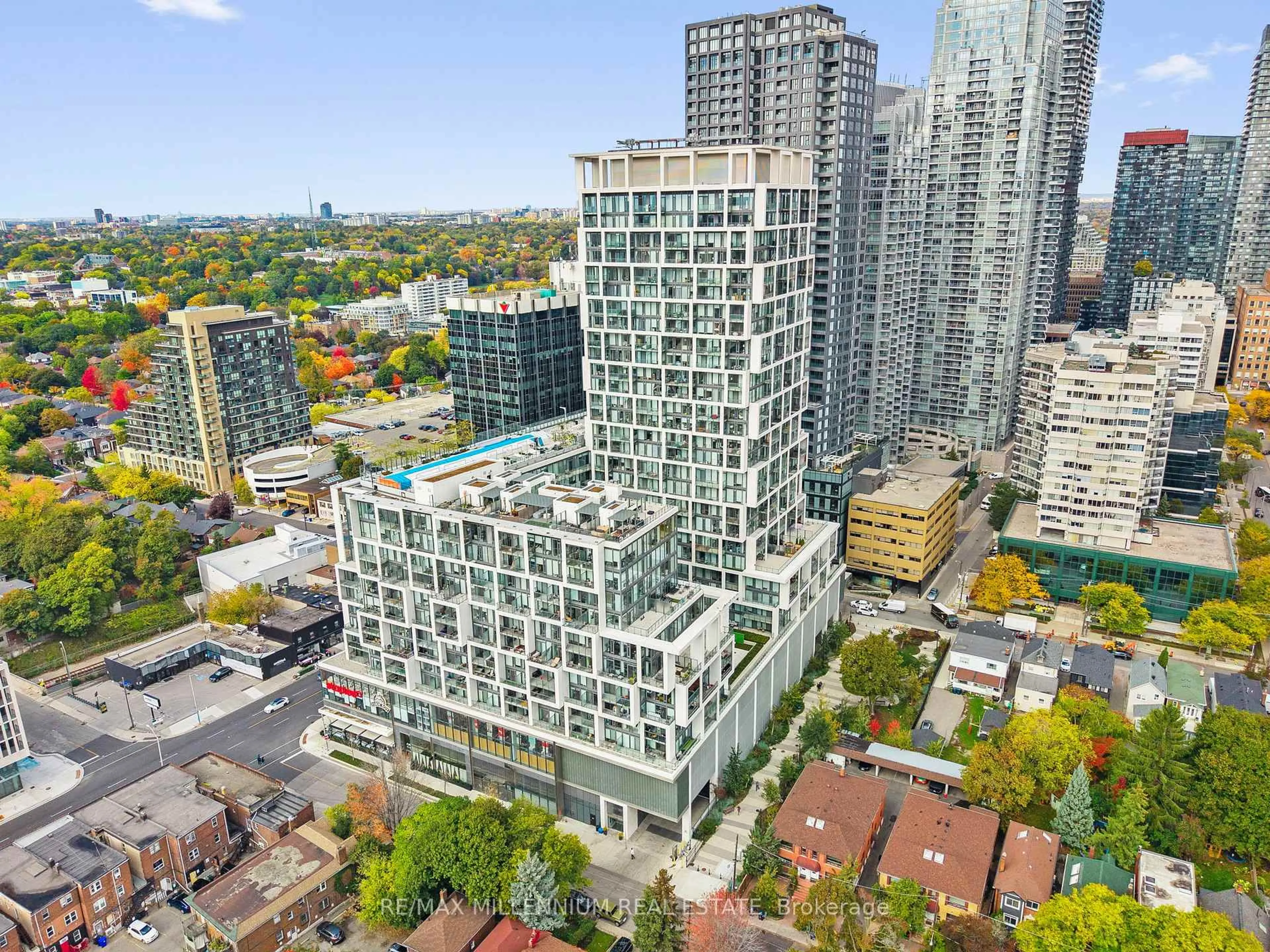 A pic from outside/outdoor area/front of a property/back of a property/a pic from drone, city buildings view from balcony for 5 Soudan Ave #802, Toronto Ontario M4S 0B1