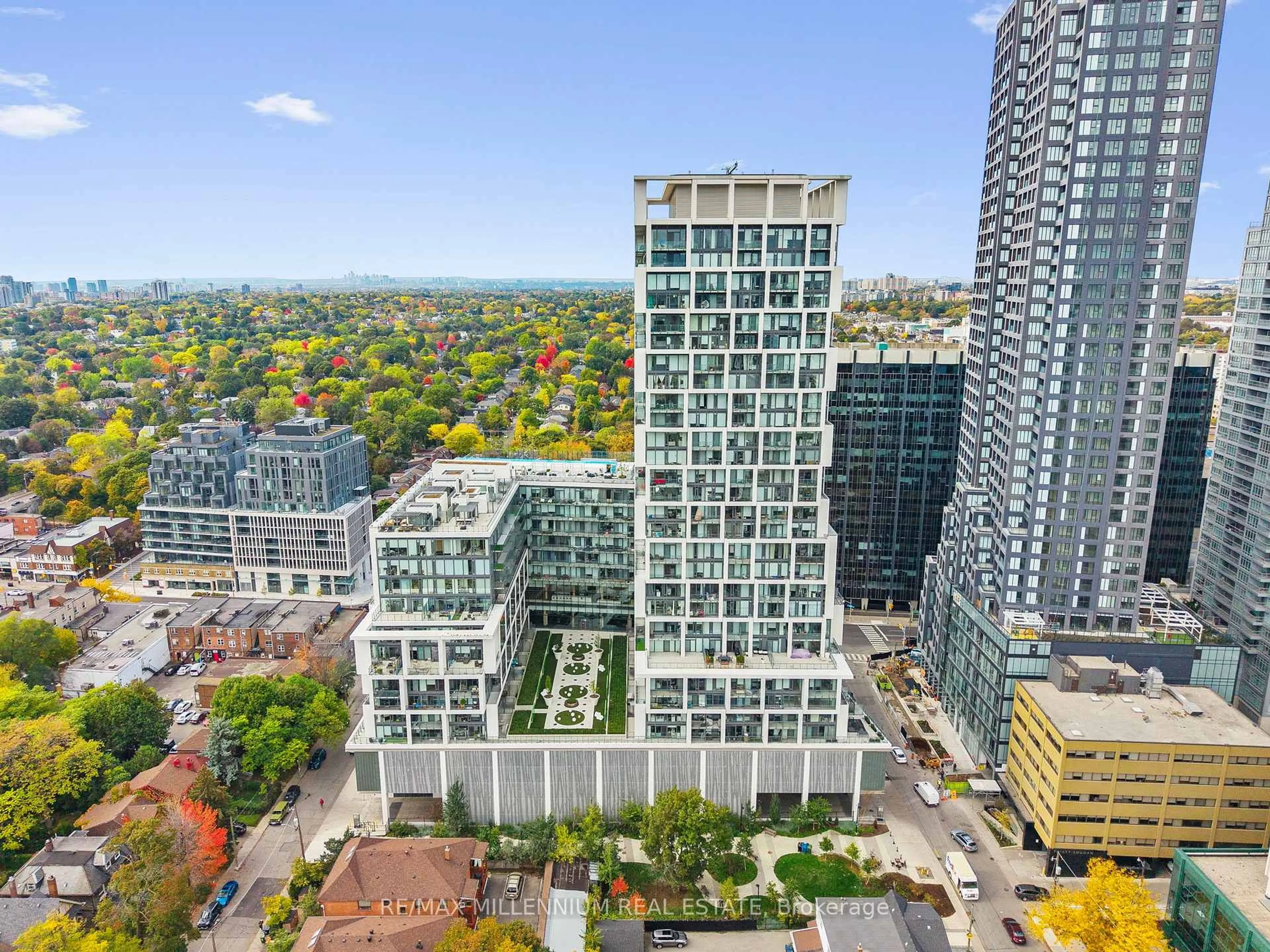 A pic from outside/outdoor area/front of a property/back of a property/a pic from drone, city buildings view from balcony for 5 Soudan Ave #802, Toronto Ontario M4S 0B1