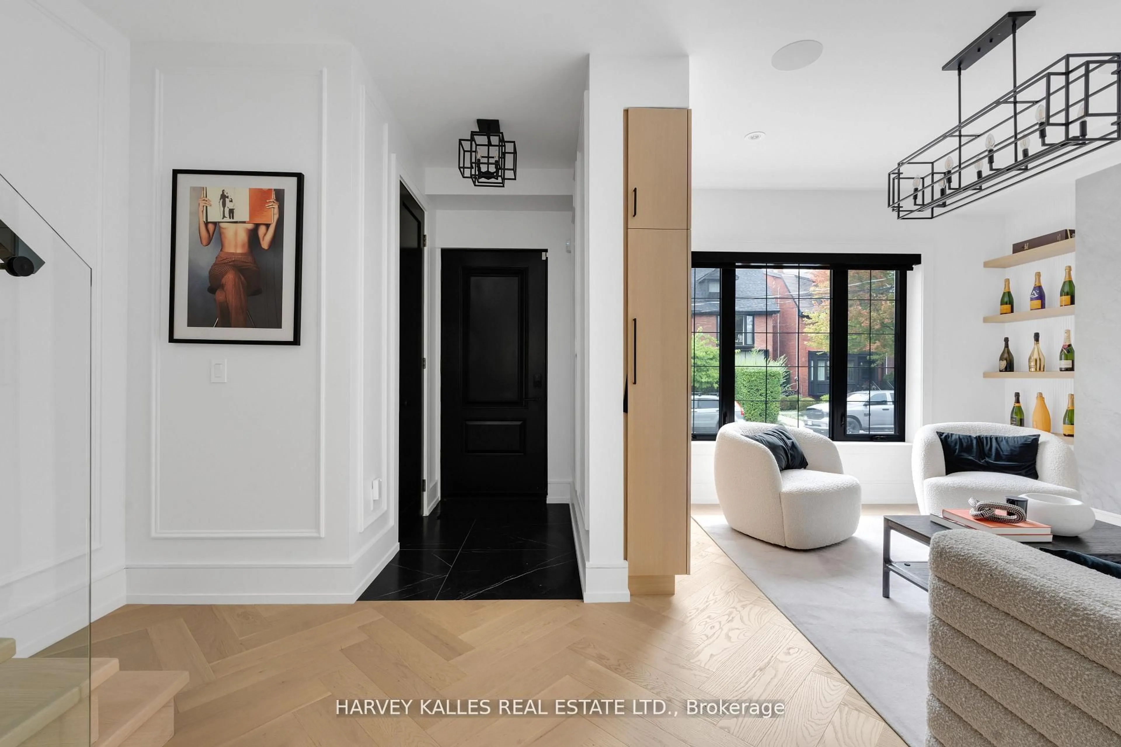 Indoor entryway for 233 MacPherson Ave, Toronto Ontario M4V 1A1