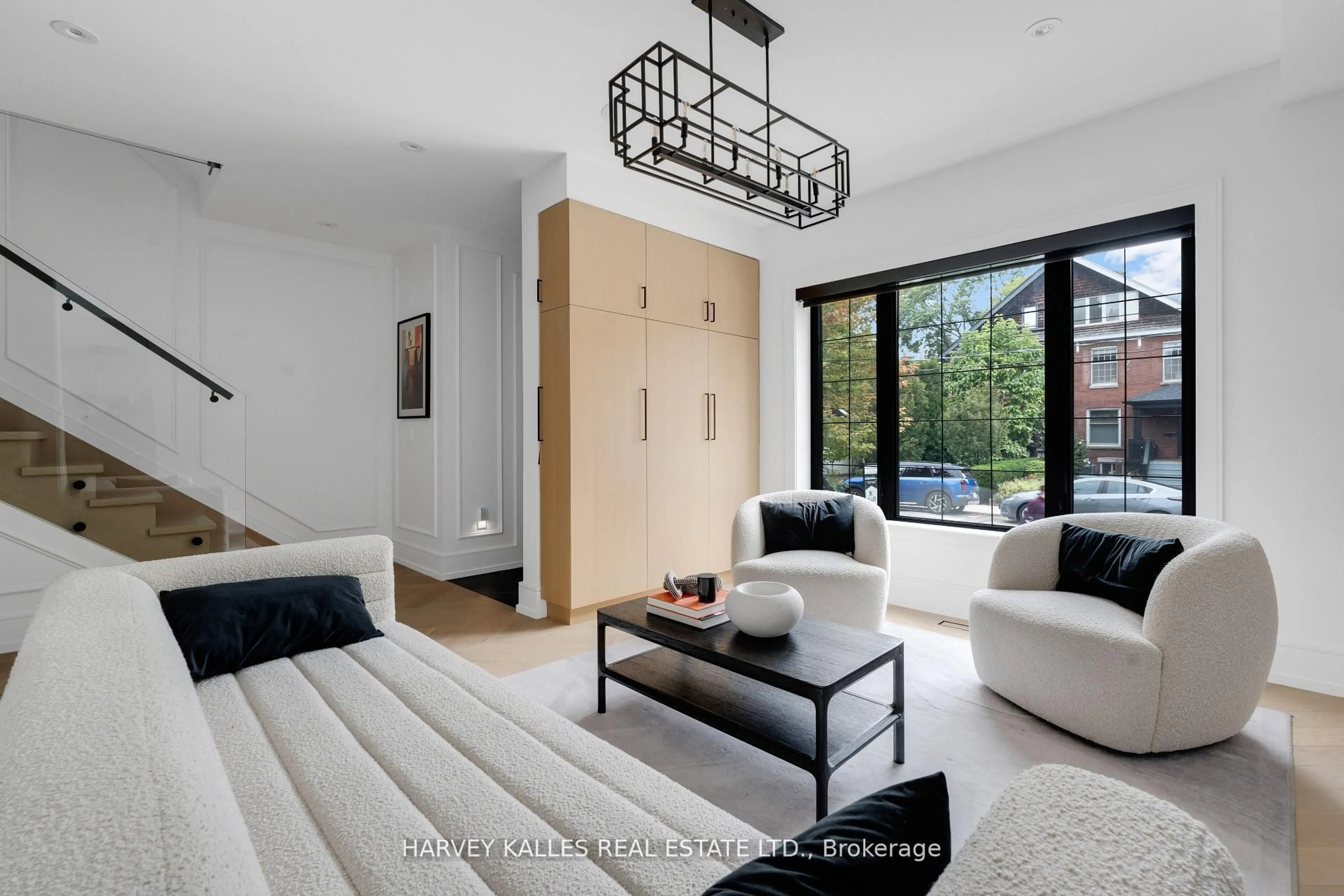 Living room with furniture, unknown for 233 MacPherson Ave, Toronto Ontario M4V 1A1