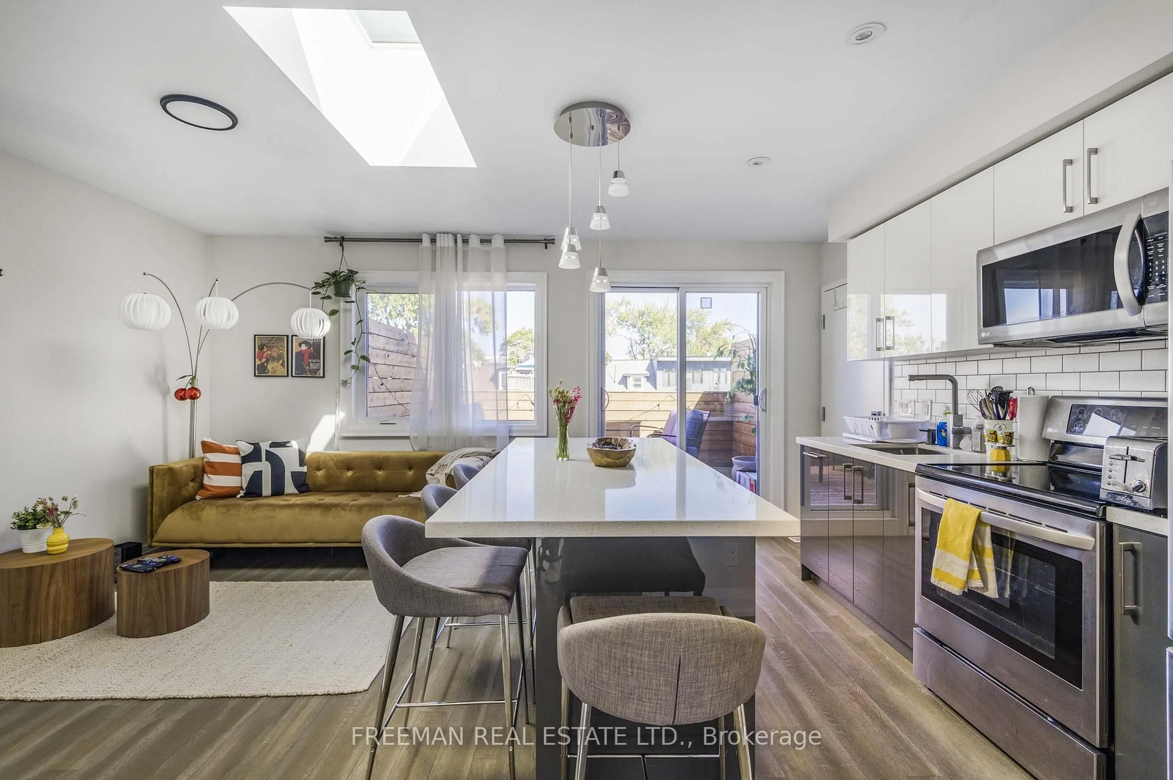 Contemporary kitchen, unknown for 49 Beatrice St, Toronto Ontario M6J 2T2