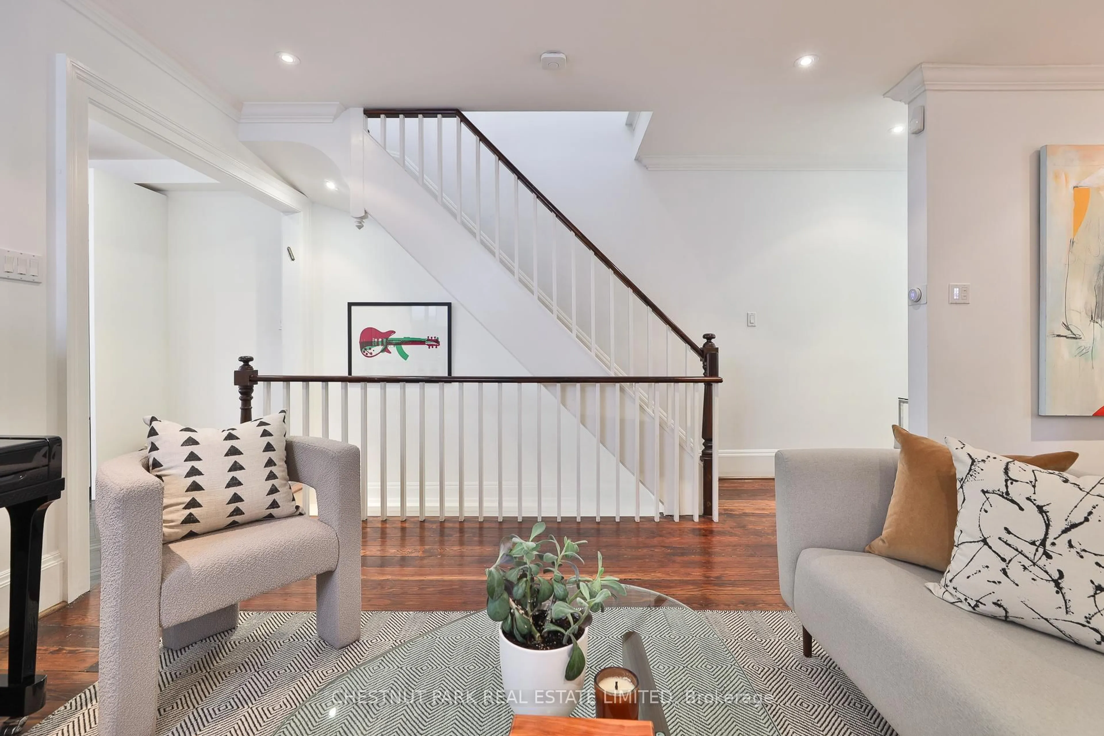 Unknown for 56 Spruce St, Toronto Ontario M5A 2H9