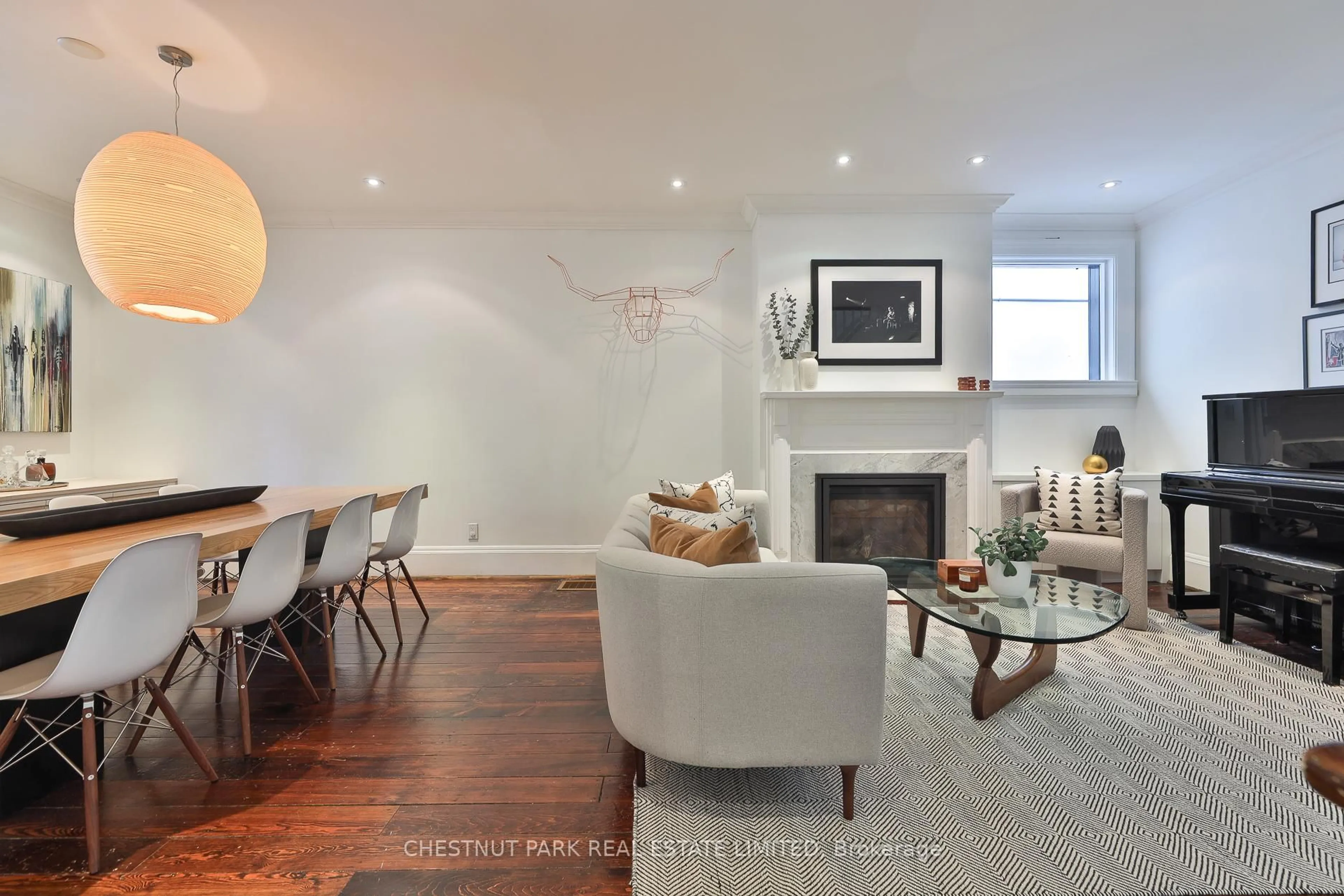 Living room with furniture, wood/laminate floor for 56 Spruce St, Toronto Ontario M5A 2H9