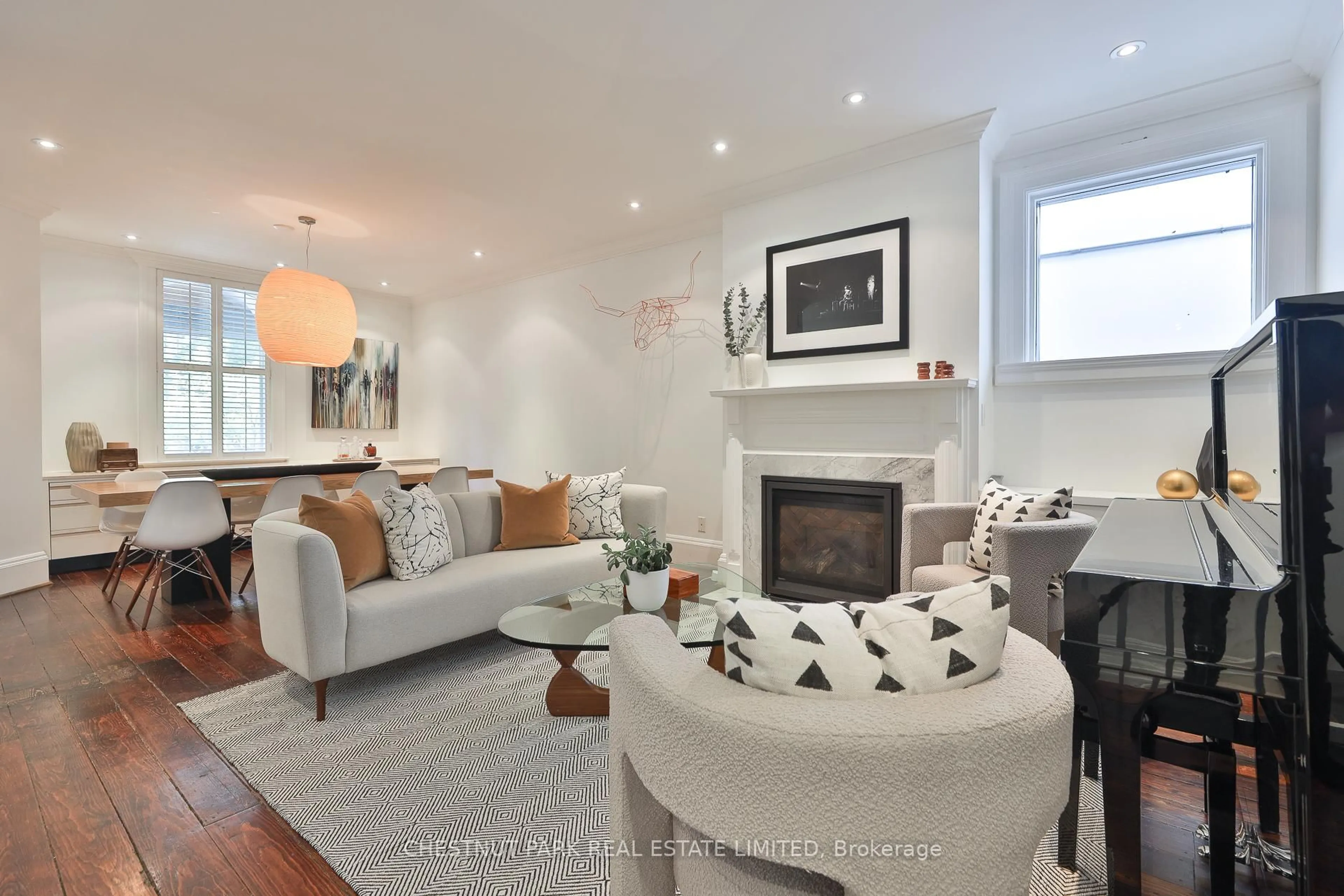 Living room with furniture, unknown for 56 Spruce St, Toronto Ontario M5A 2H9