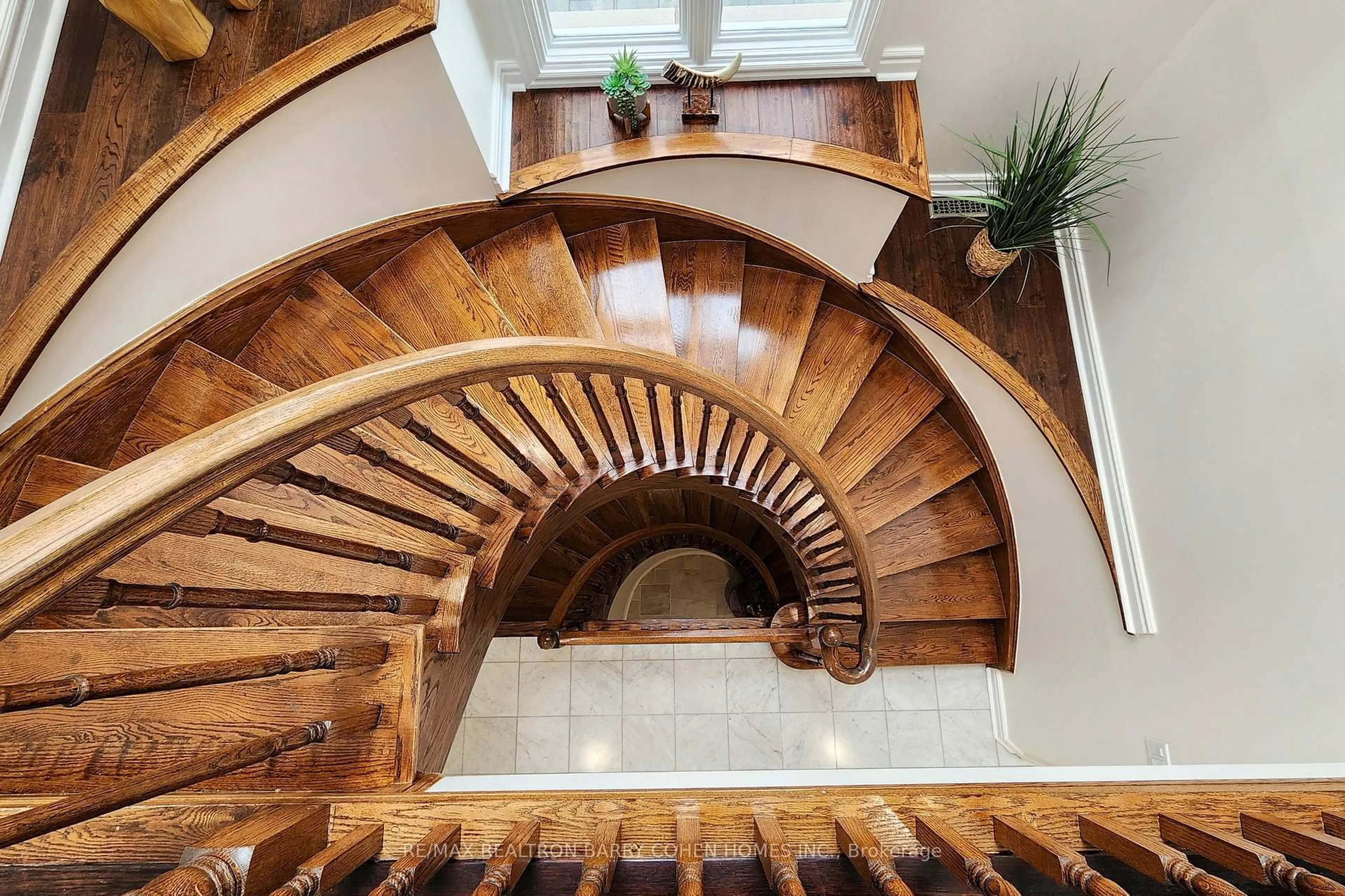 Stairs for 12 Larkfield Dr, Toronto Ontario M3B 2H1