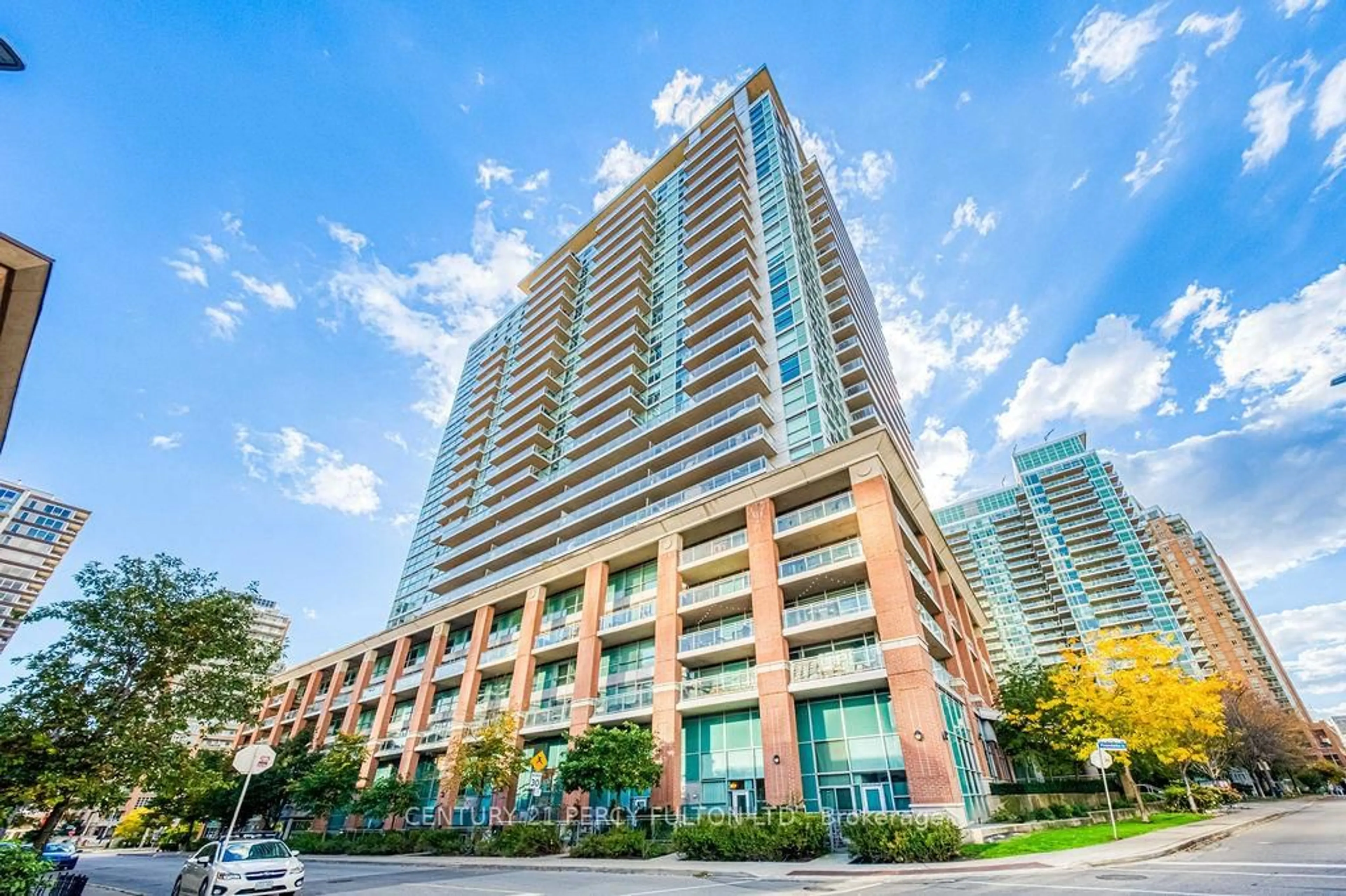 Patio, building for 80 Western Battery Rd #411, Toronto Ontario M6K 3S1