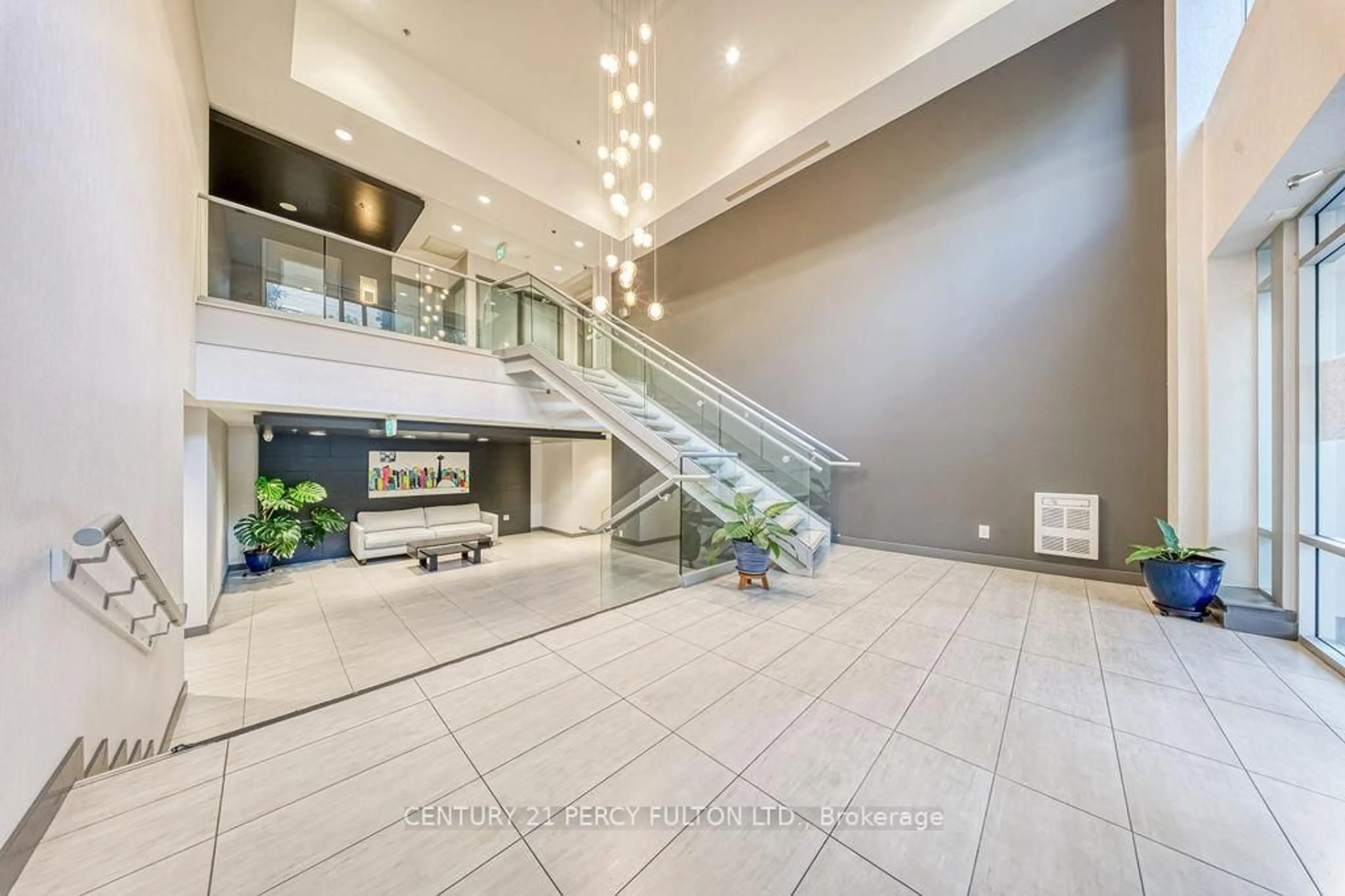 Indoor foyer for 80 Western Battery Rd #411, Toronto Ontario M6K 3S1