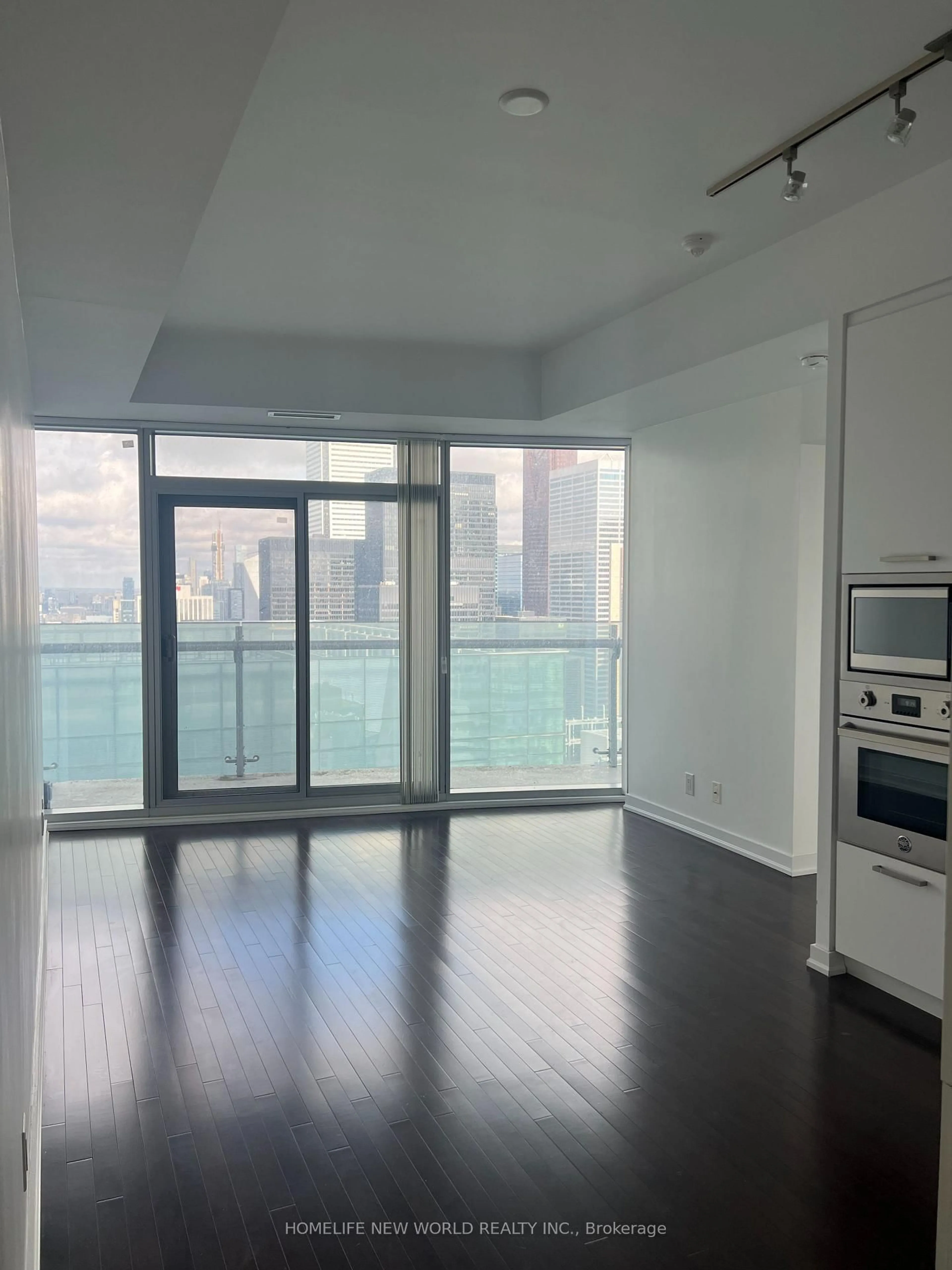 A pic of a room for 14 York St #4910, Toronto Ontario M5J 0B1