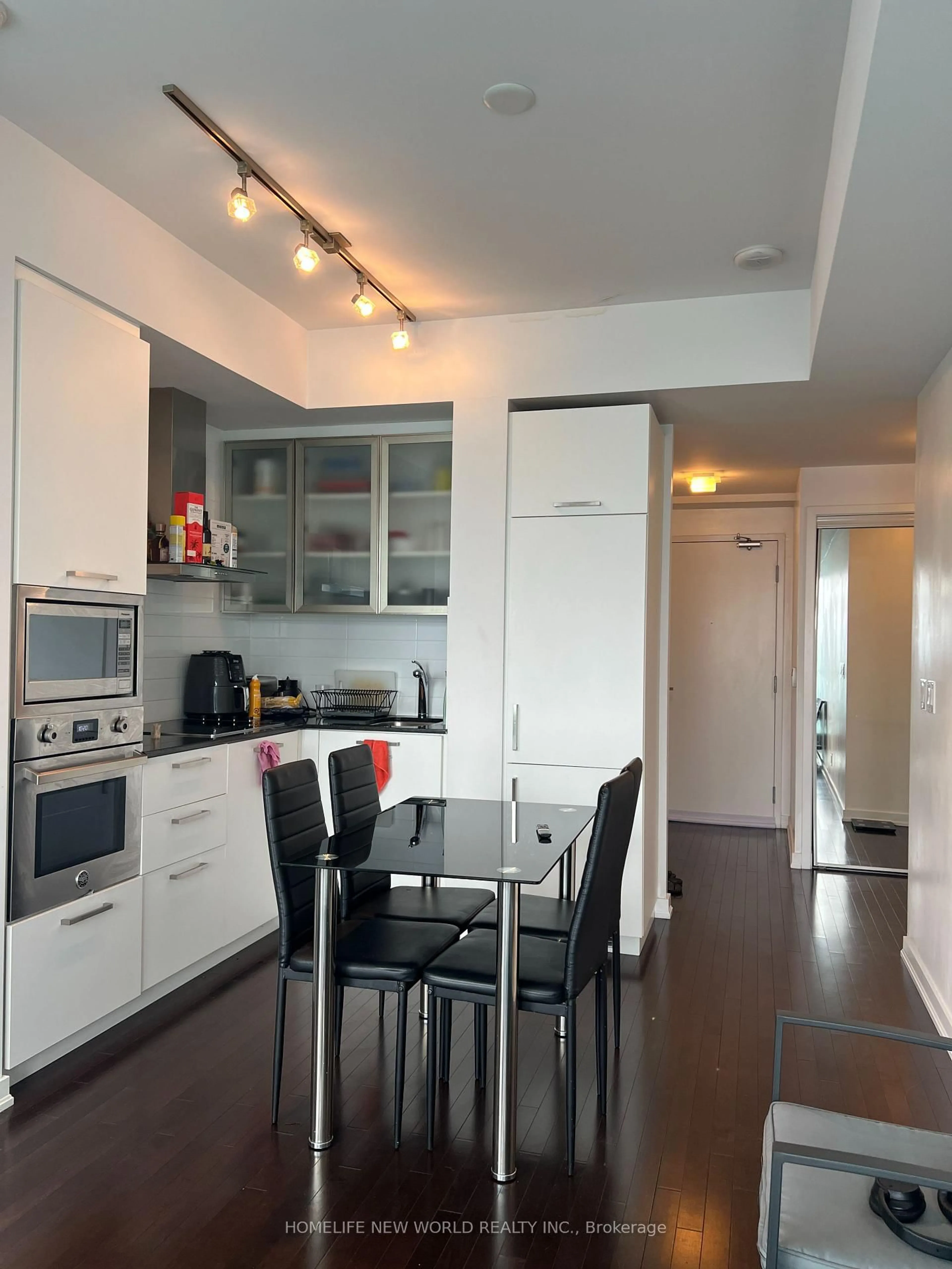 Unknown for 14 York St #4910, Toronto Ontario M5J 0B1