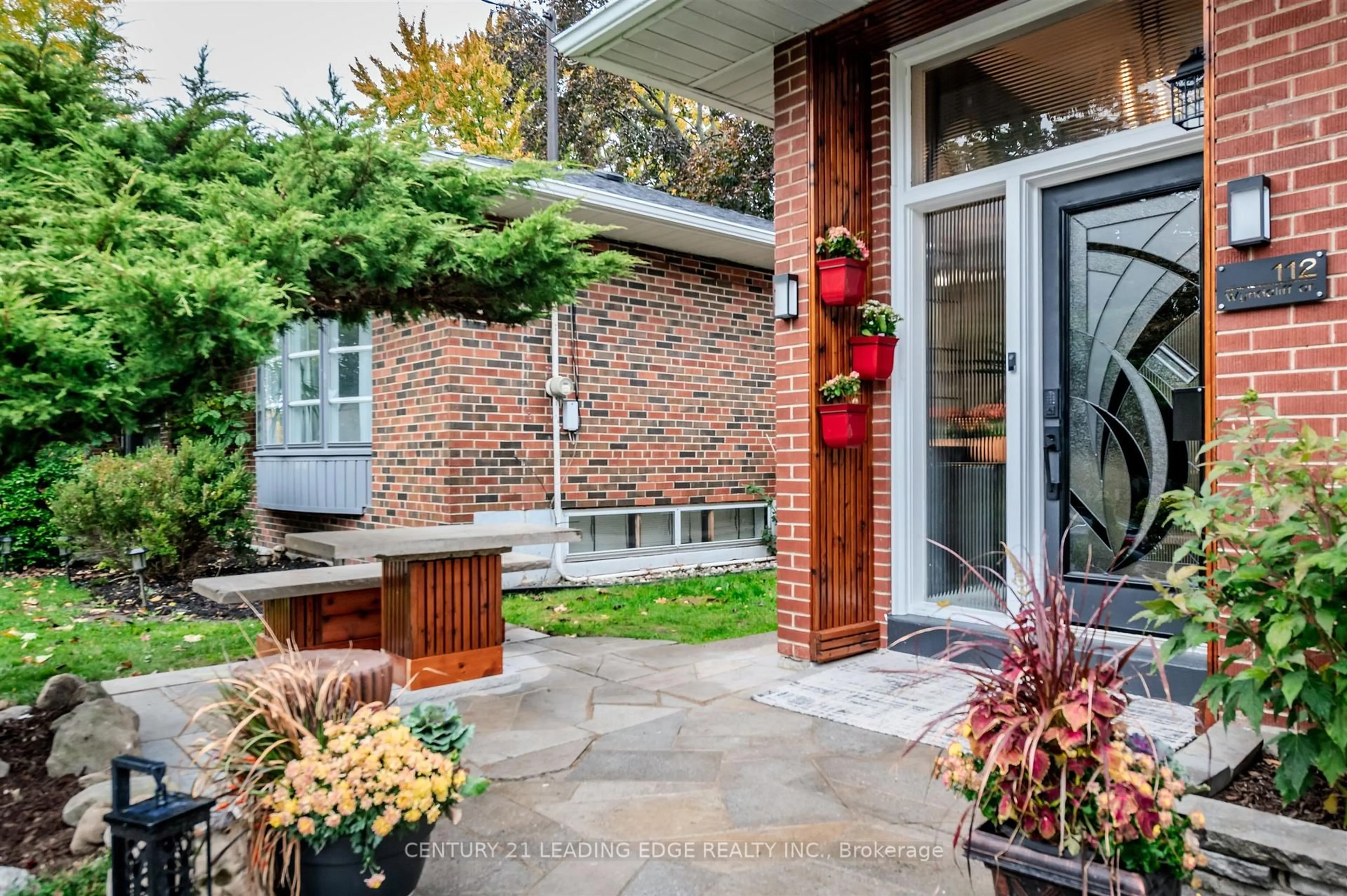 Patio, street for 112 Wyndcliff Cres, Toronto Ontario M4A 2K3