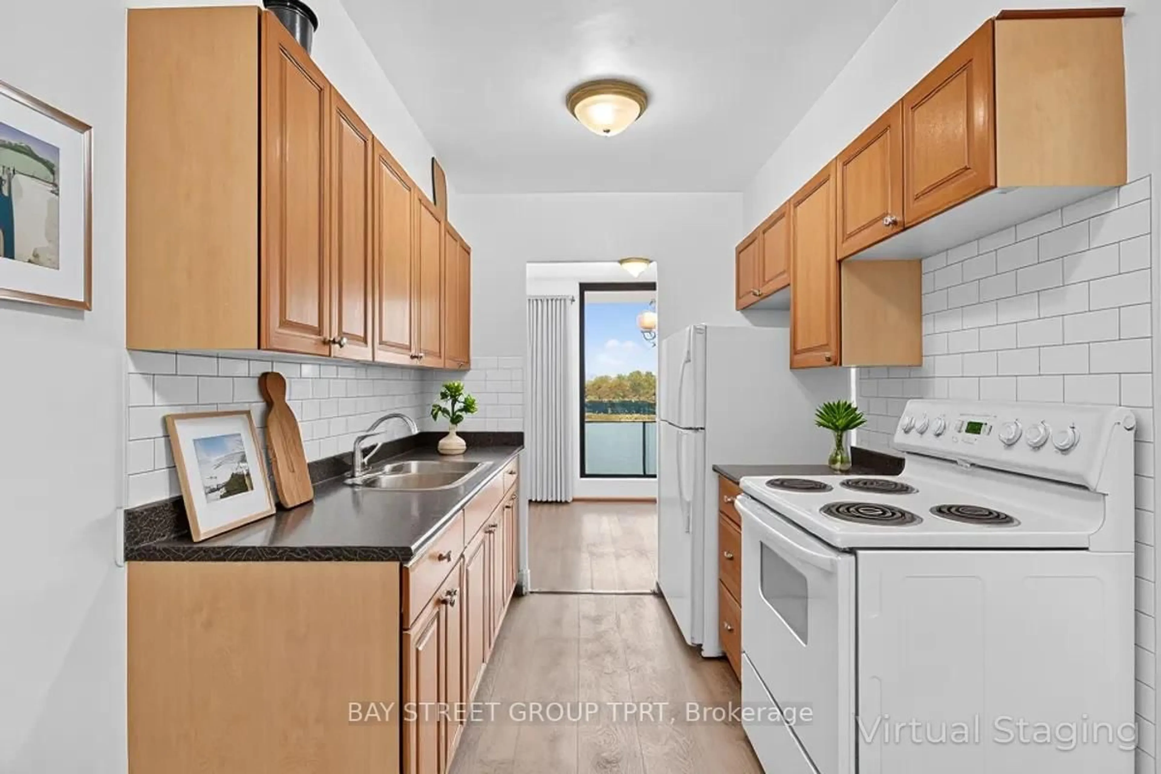 Standard kitchen, ceramic/tile floor for 350 Seneca Hill Dr #504, Toronto Ontario M2J 4S7