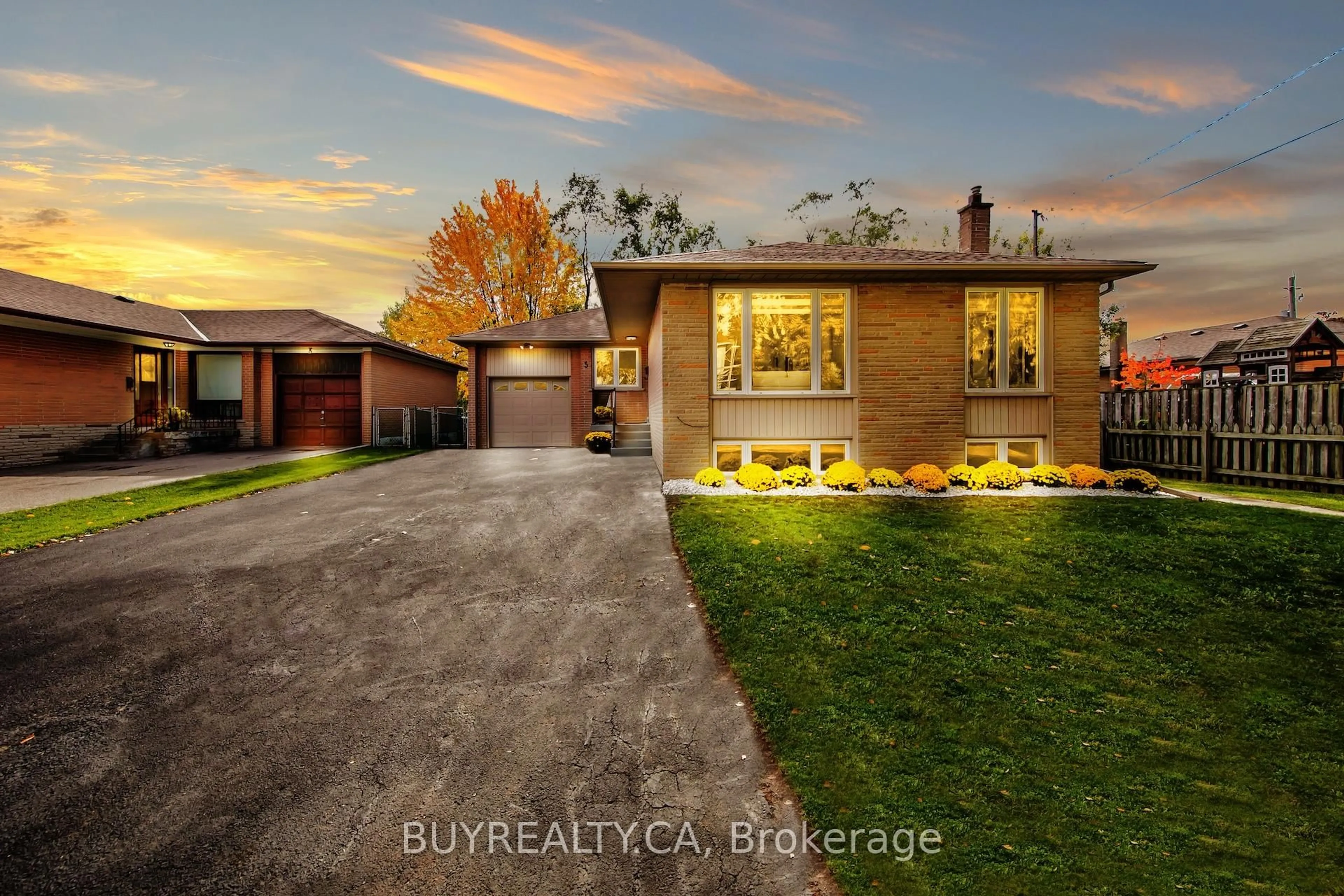 Home with brick exterior material, building for 5 Baintree St, Toronto Ontario M3H 3X4