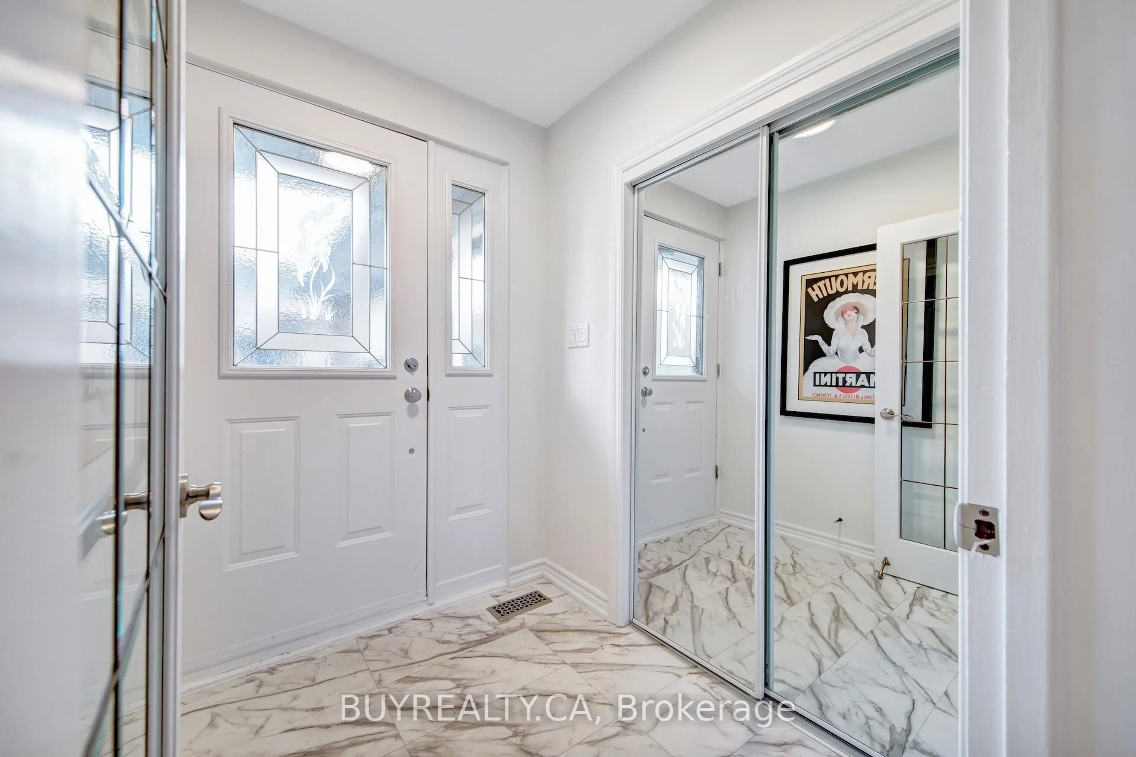 Indoor entryway for 5 Baintree St, Toronto Ontario M3H 3X4