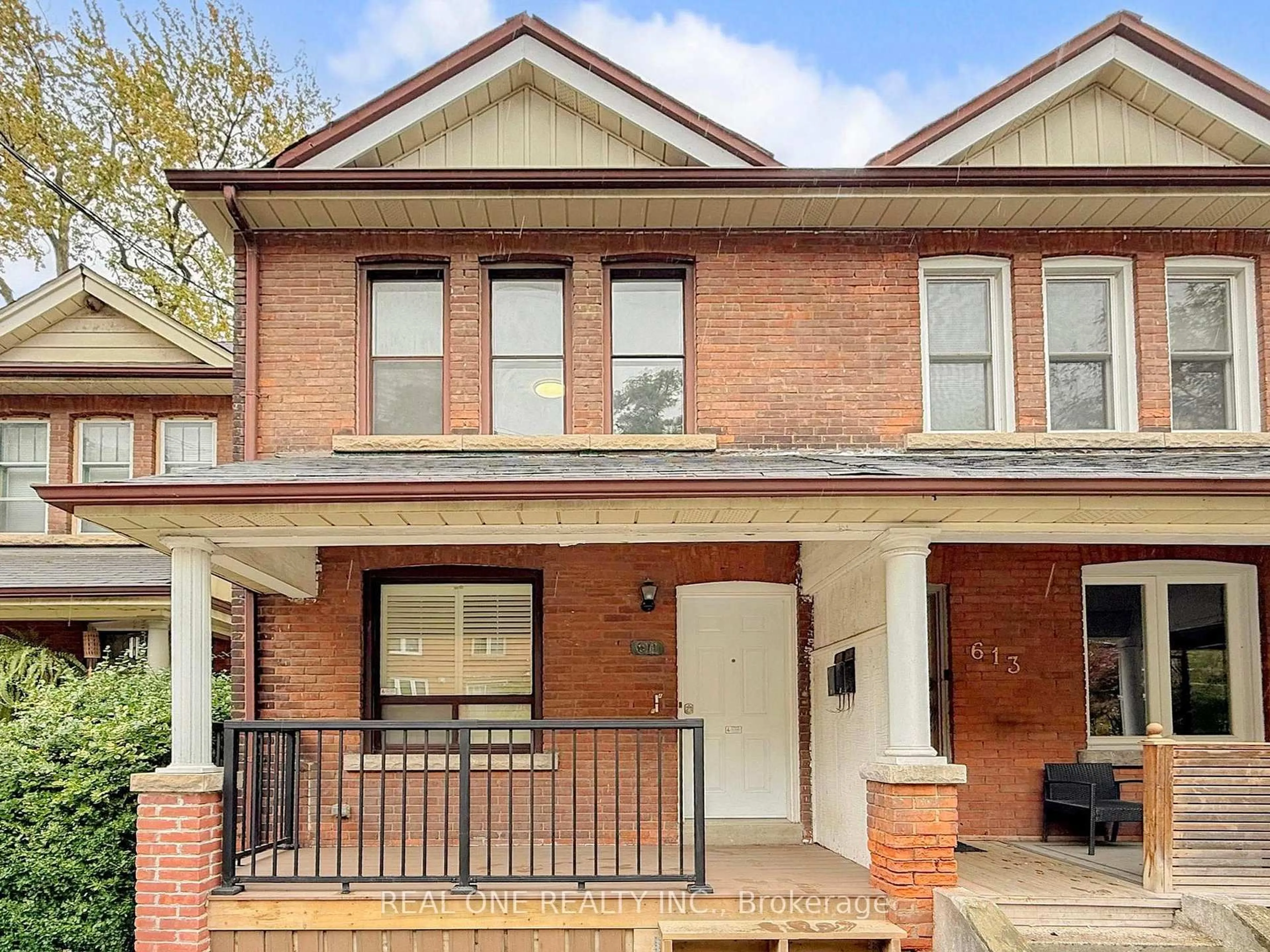 Home with brick exterior material, street for 611 Davenport Rd, Toronto Ontario M5R 1L2