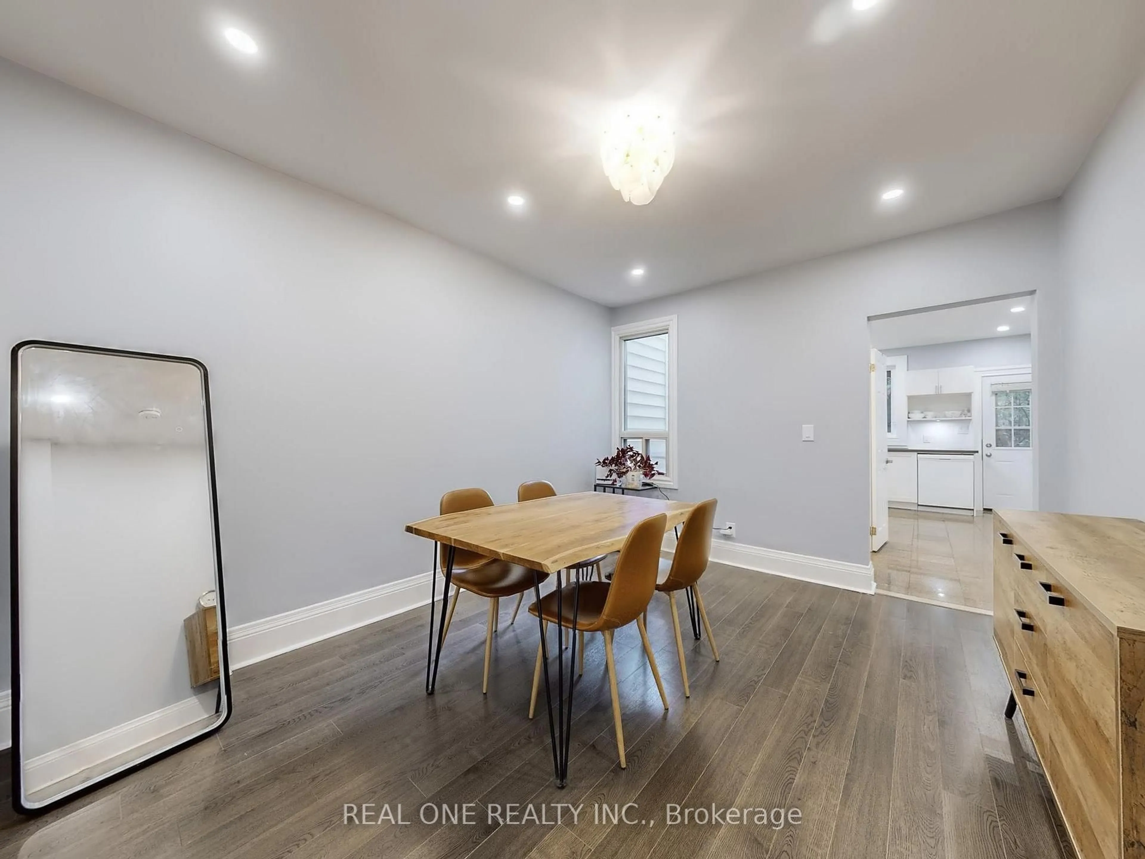 Dining room, unknown for 611 Davenport Rd, Toronto Ontario M5R 1L2