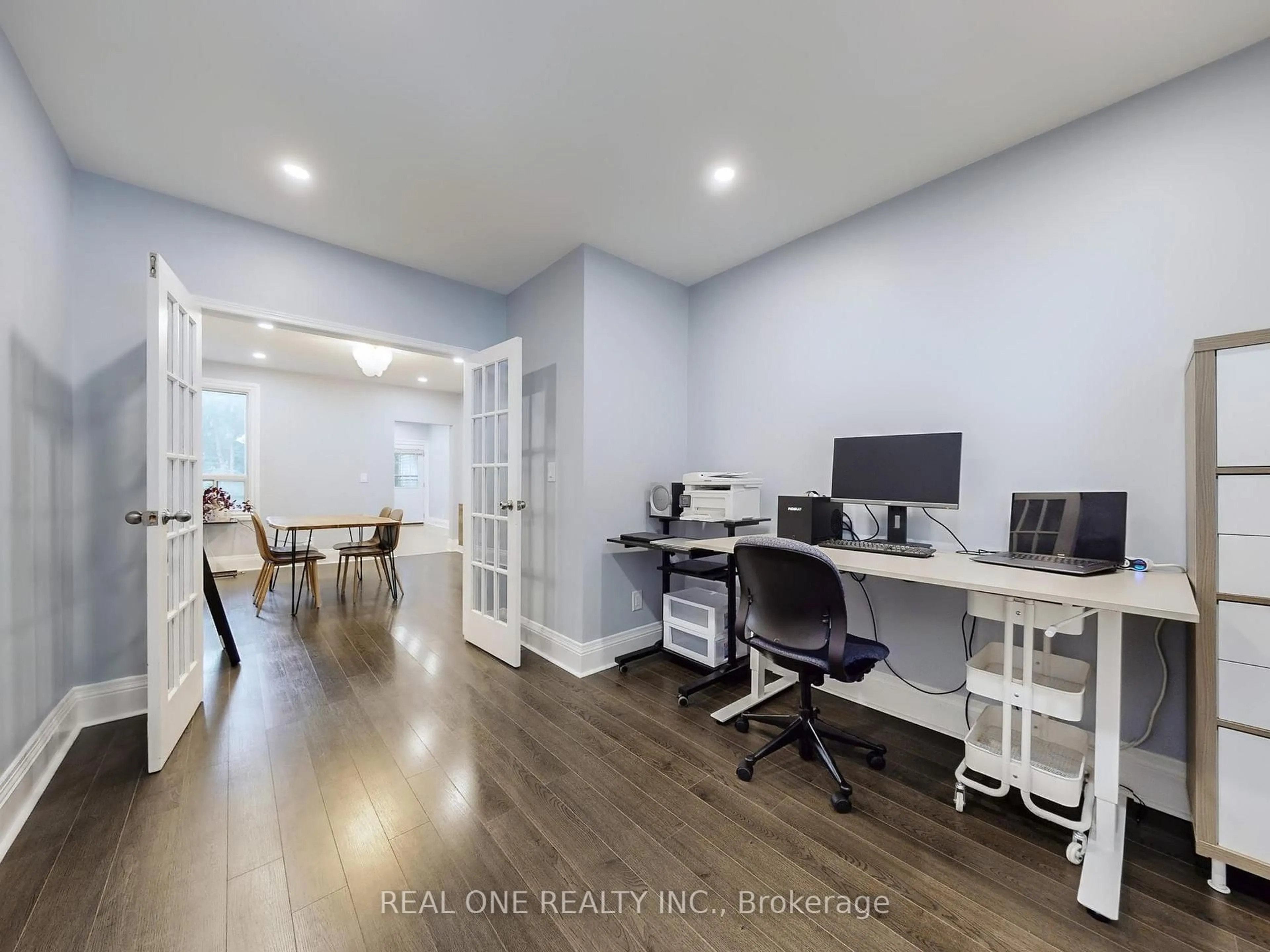 A pic of a room for 611 Davenport Rd, Toronto Ontario M5R 1L2