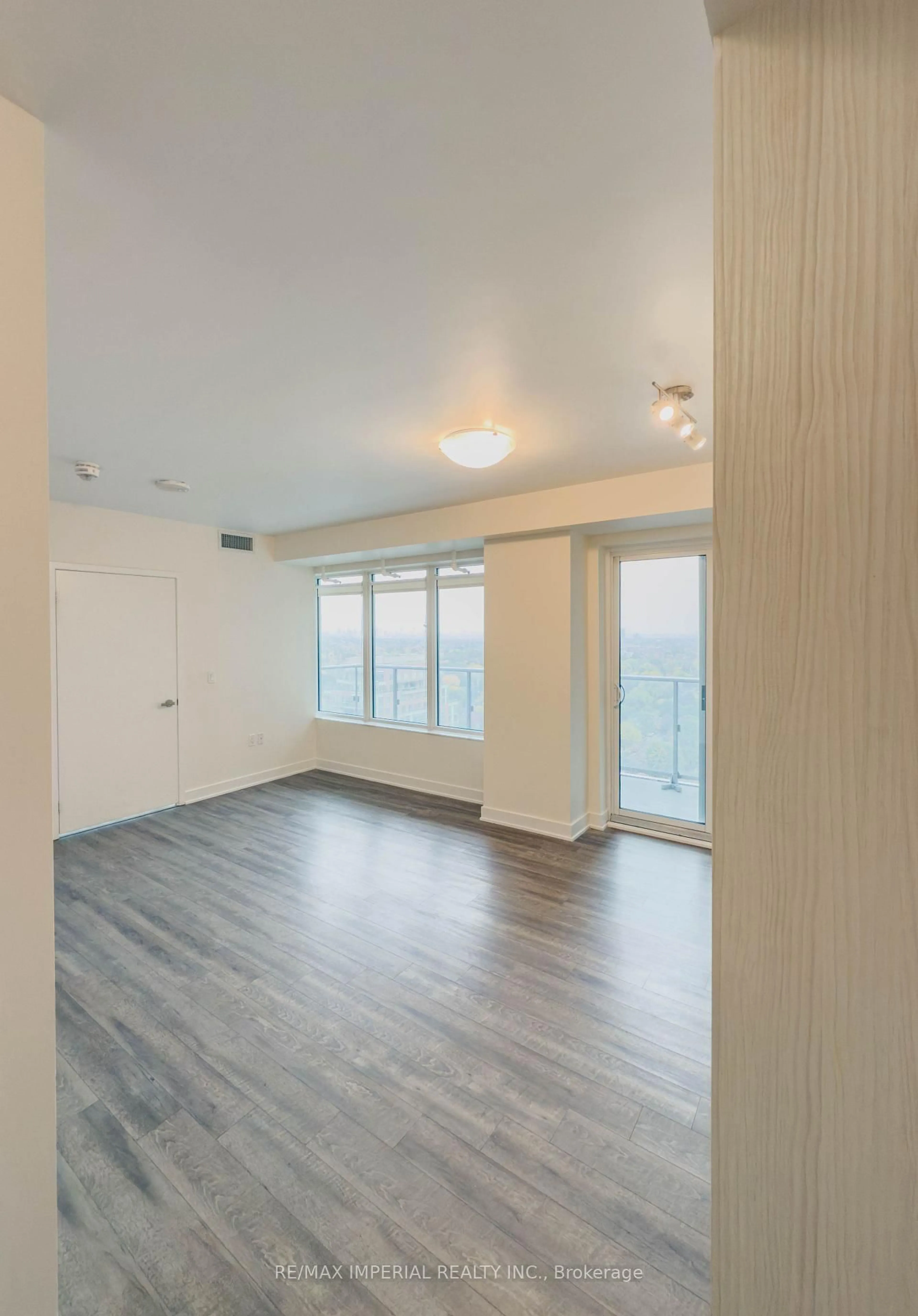 A pic of a room for 99 Broadway Ave #2203 Nt, Toronto Ontario M4P 0E3