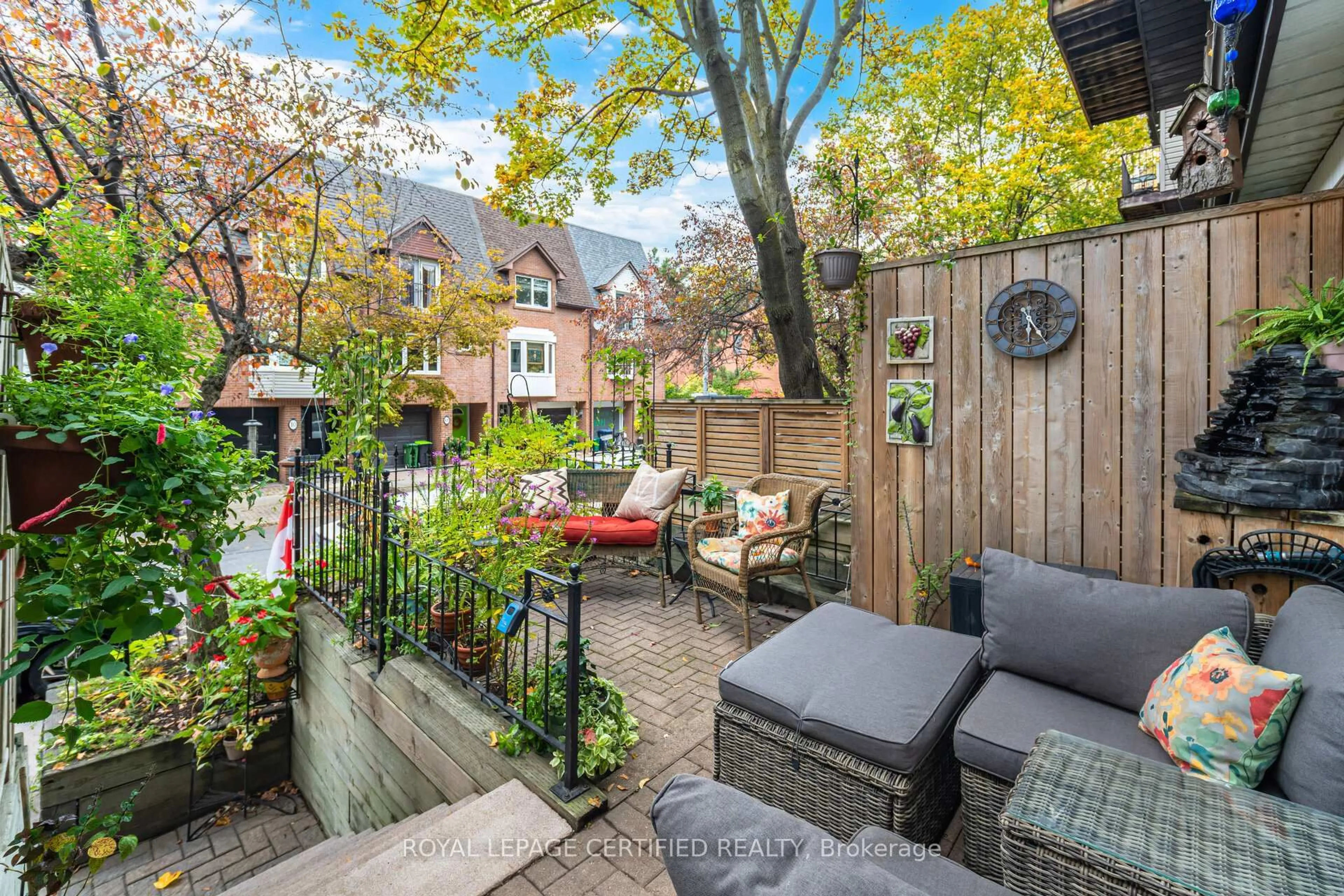 Patio, street for 11 Longboat Ave, Toronto Ontario M5A 4C9