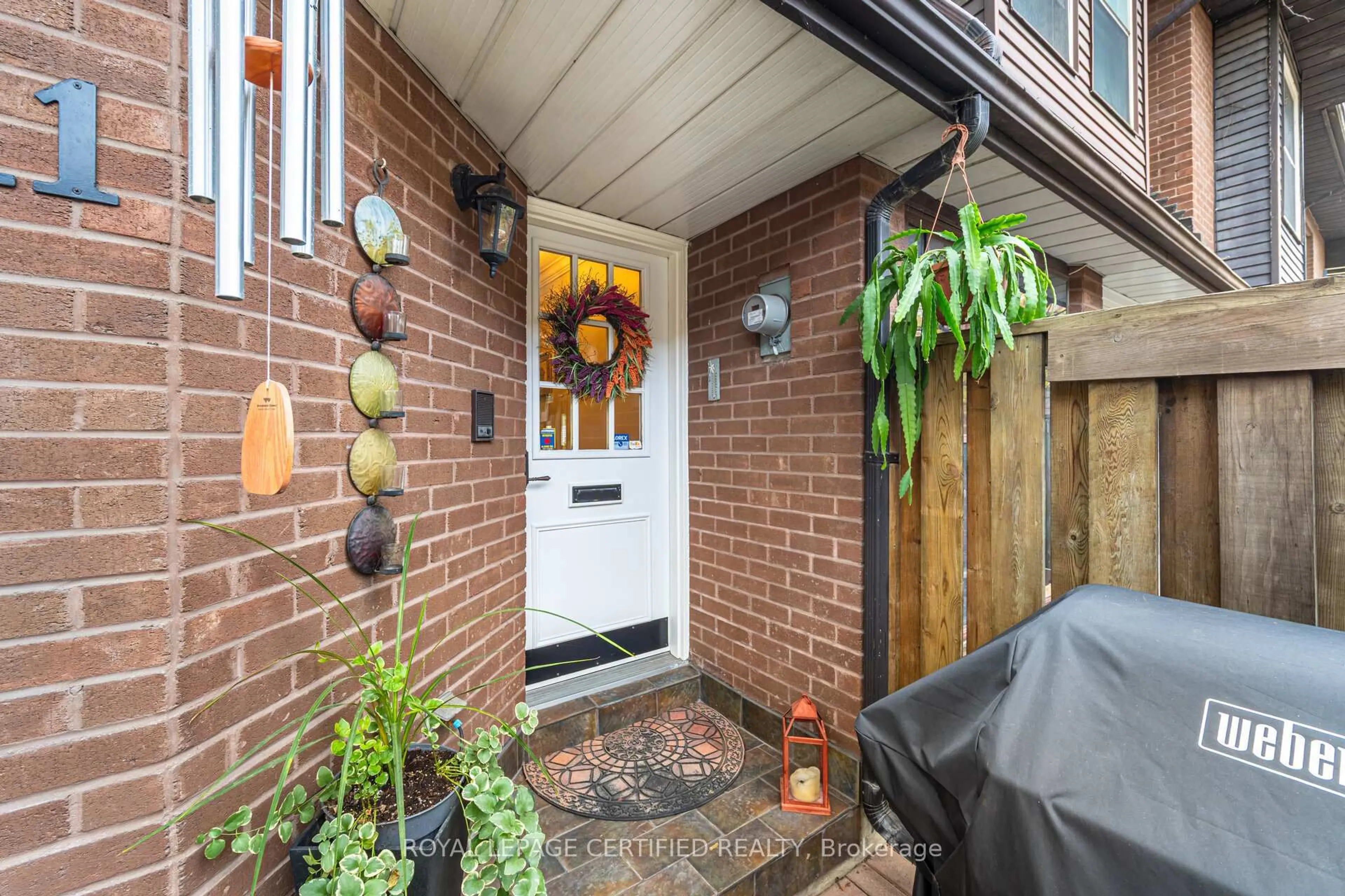 Indoor entryway for 11 Longboat Ave, Toronto Ontario M5A 4C9