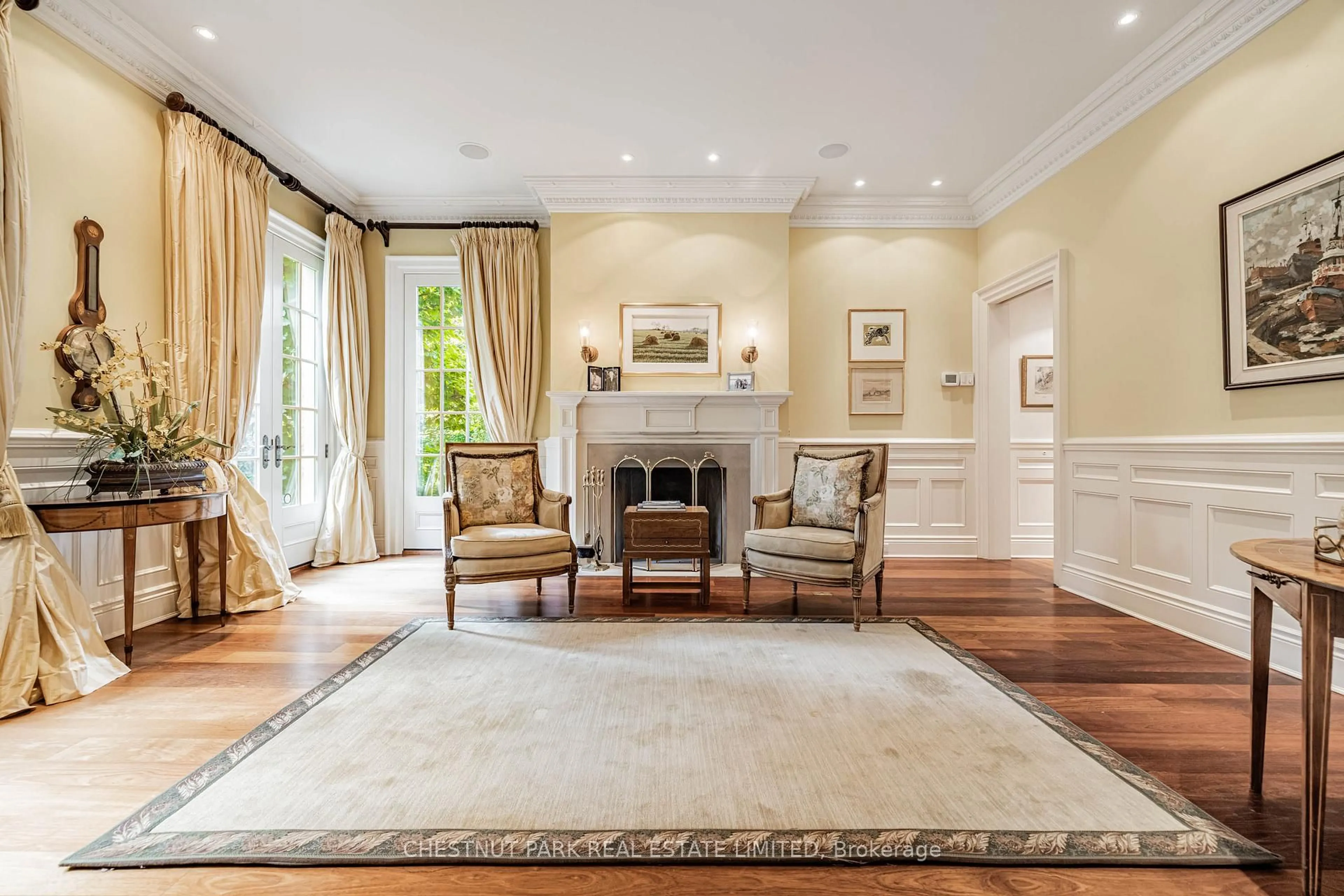 Living room with furniture, carpet floor for 76 Binscarth Rd, Toronto Ontario M4W 1Y4