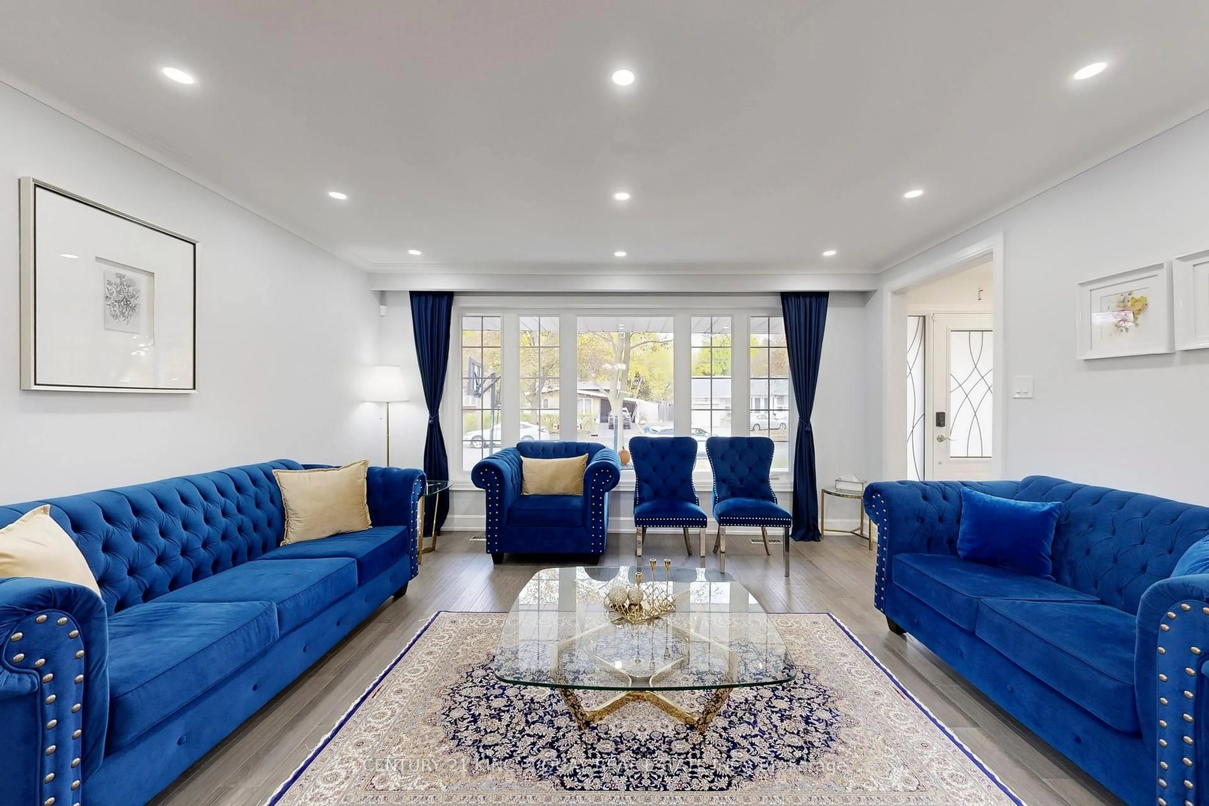 Living room with furniture, unknown for 55 Lesgay Cres, Toronto Ontario M2J 2J2