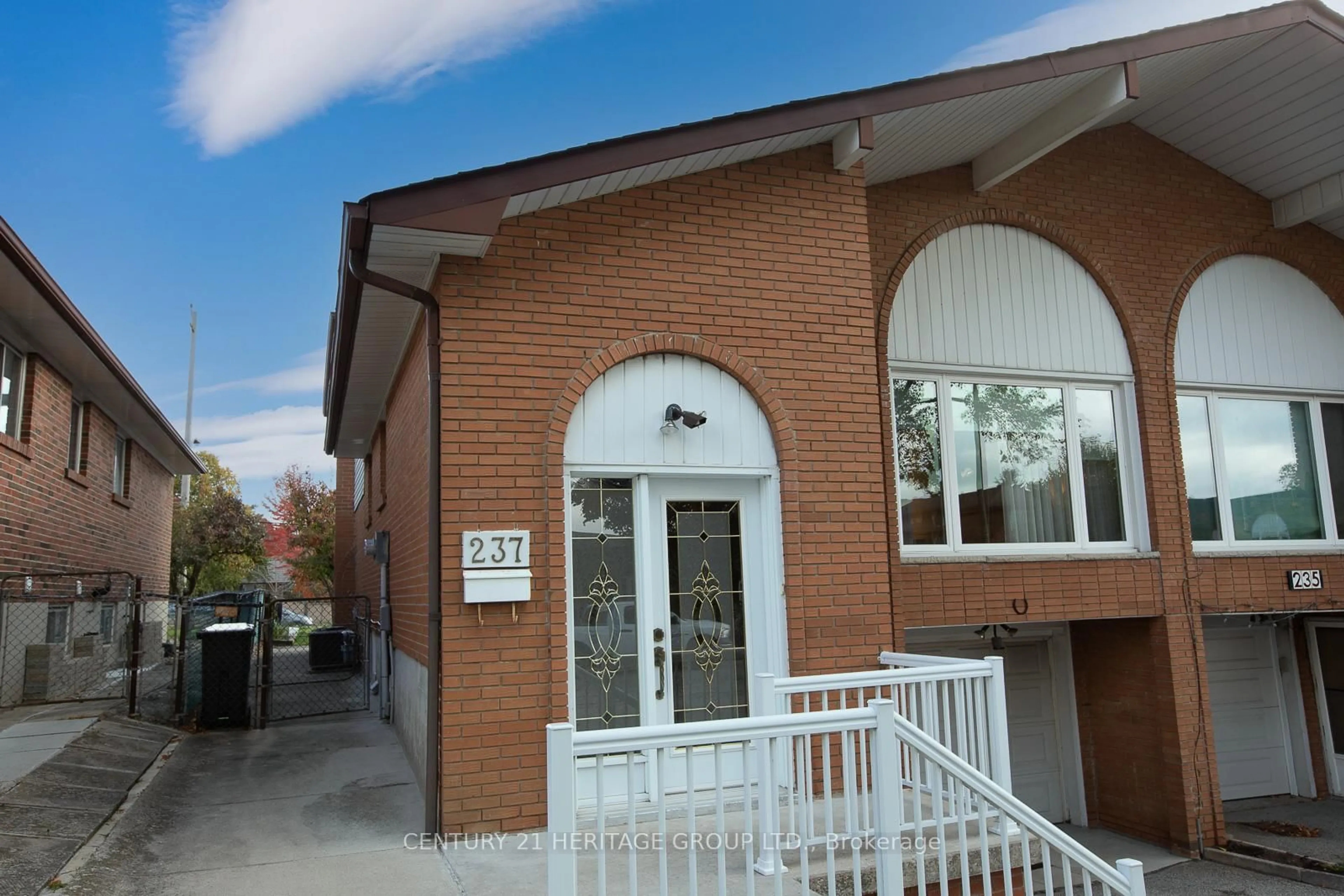 Home with brick exterior material, street for 237 Apache Tr, Toronto Ontario M2H 2W3