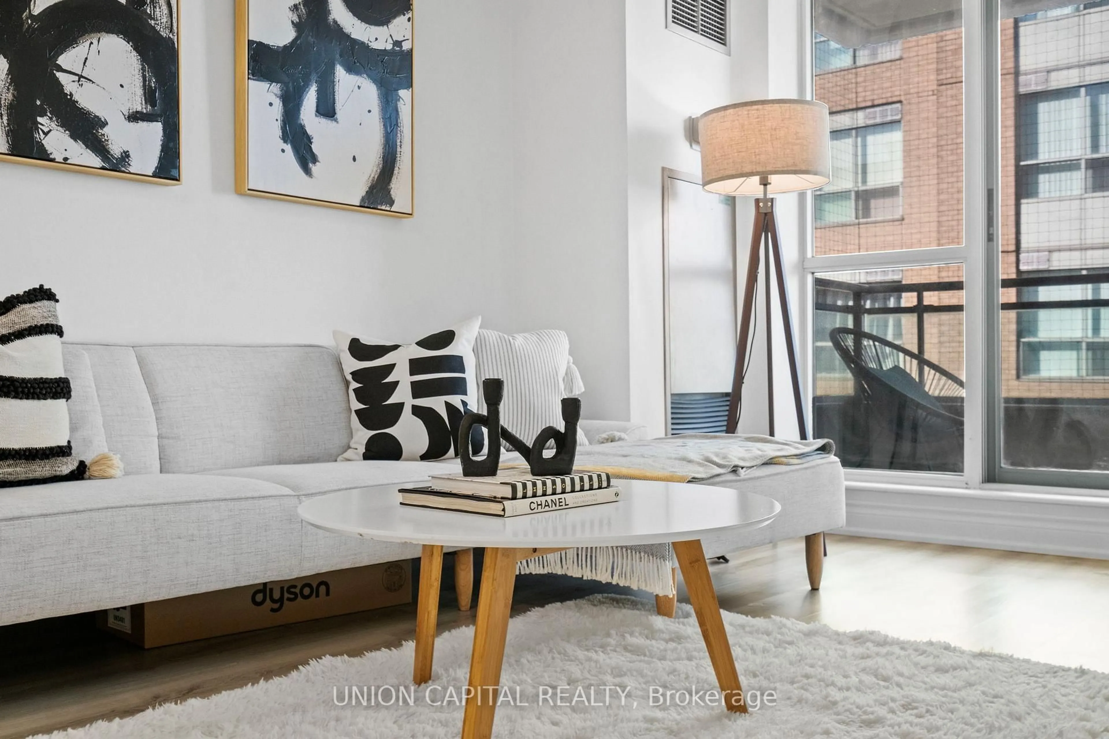 Living room with furniture, unknown for 39 Pemberton Ave #LPH17, Toronto Ontario M2M 4L6