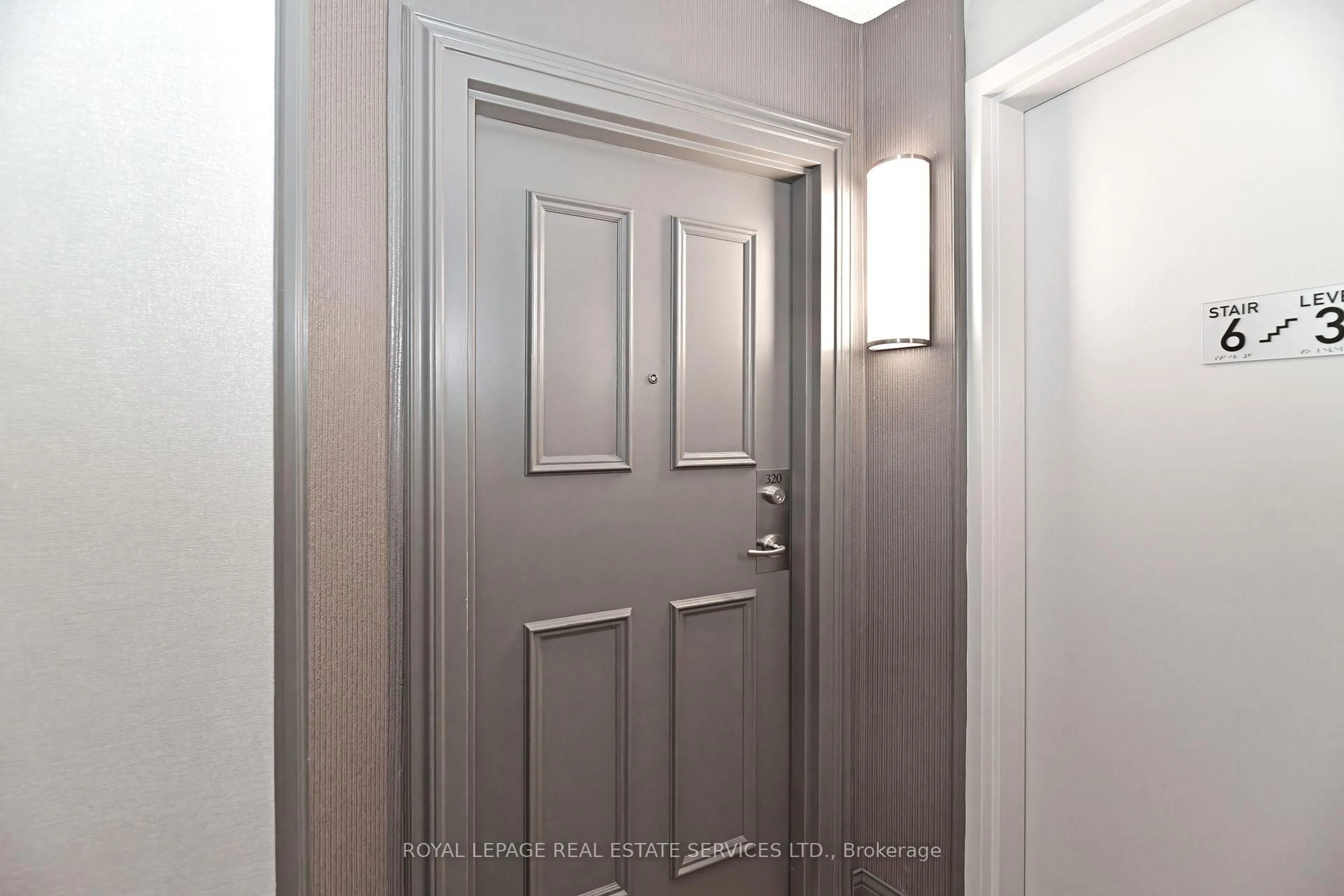 Indoor entryway for 255 The Donway West #320, Toronto Ontario M3B 3M3