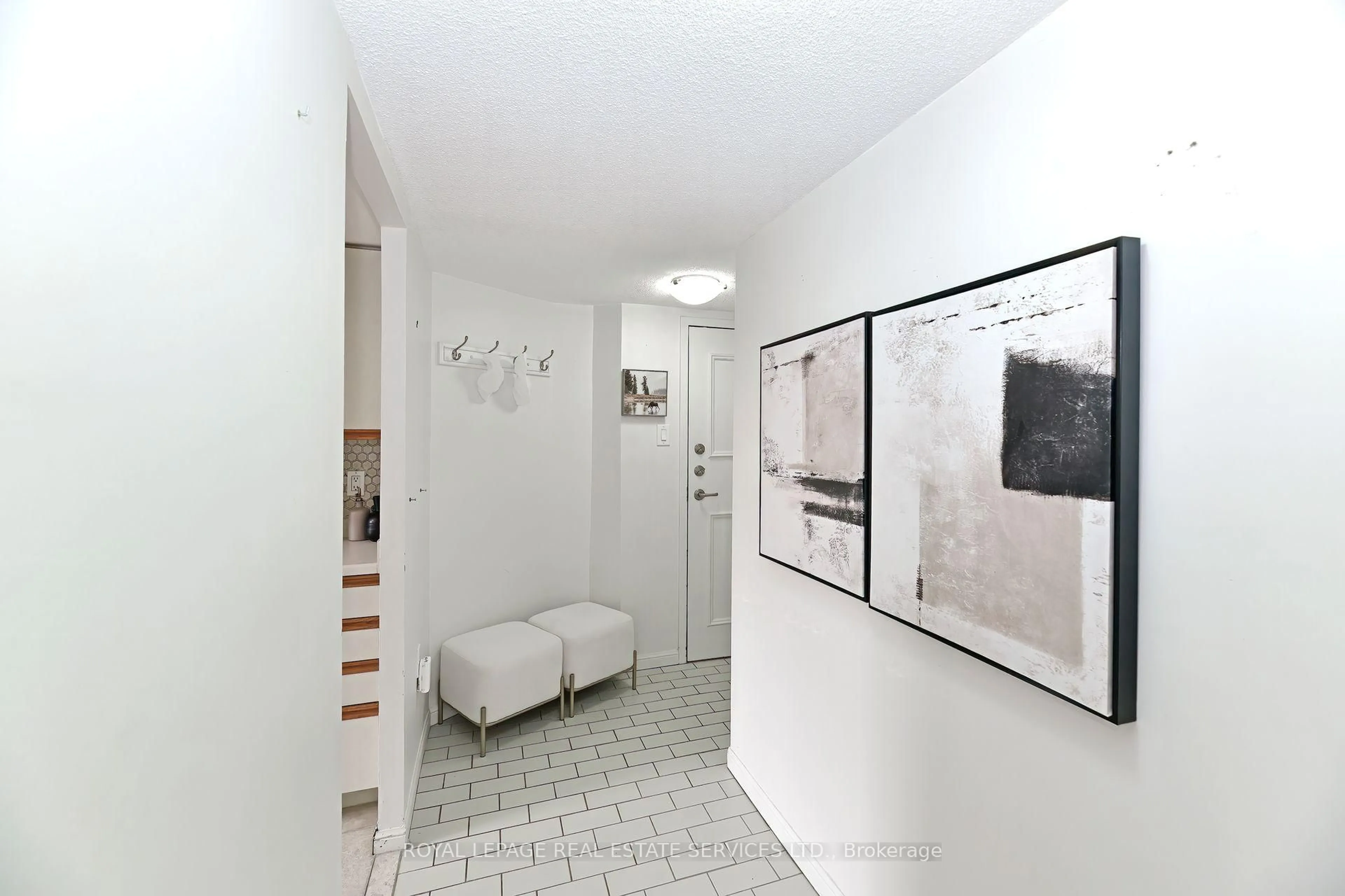 Unknown for 255 The Donway West #320, Toronto Ontario M3B 3M3