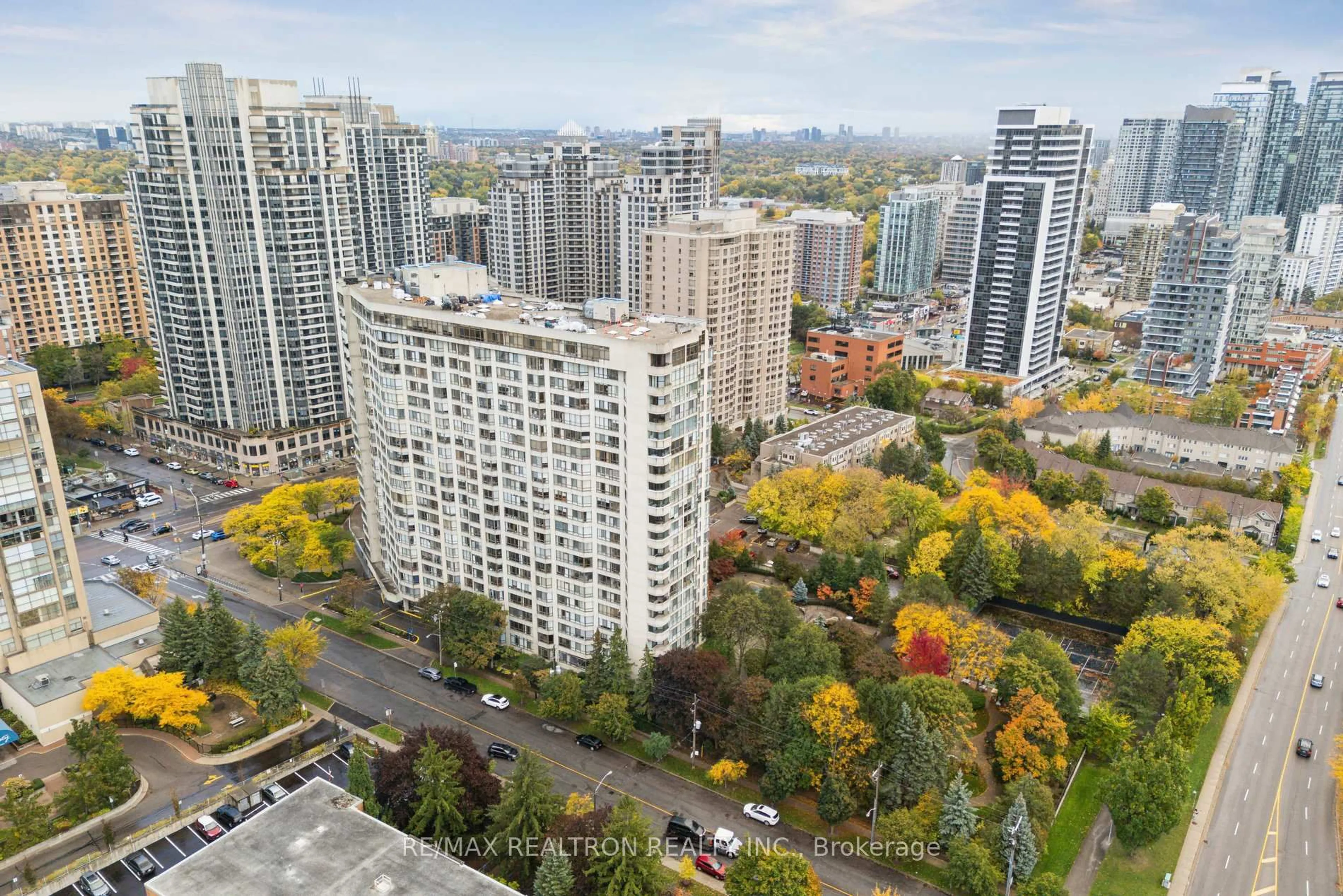 A pic from outside/outdoor area/front of a property/back of a property/a pic from drone, city buildings view from balcony for 5444 Yonge St #201, Toronto Ontario M2N 6J4