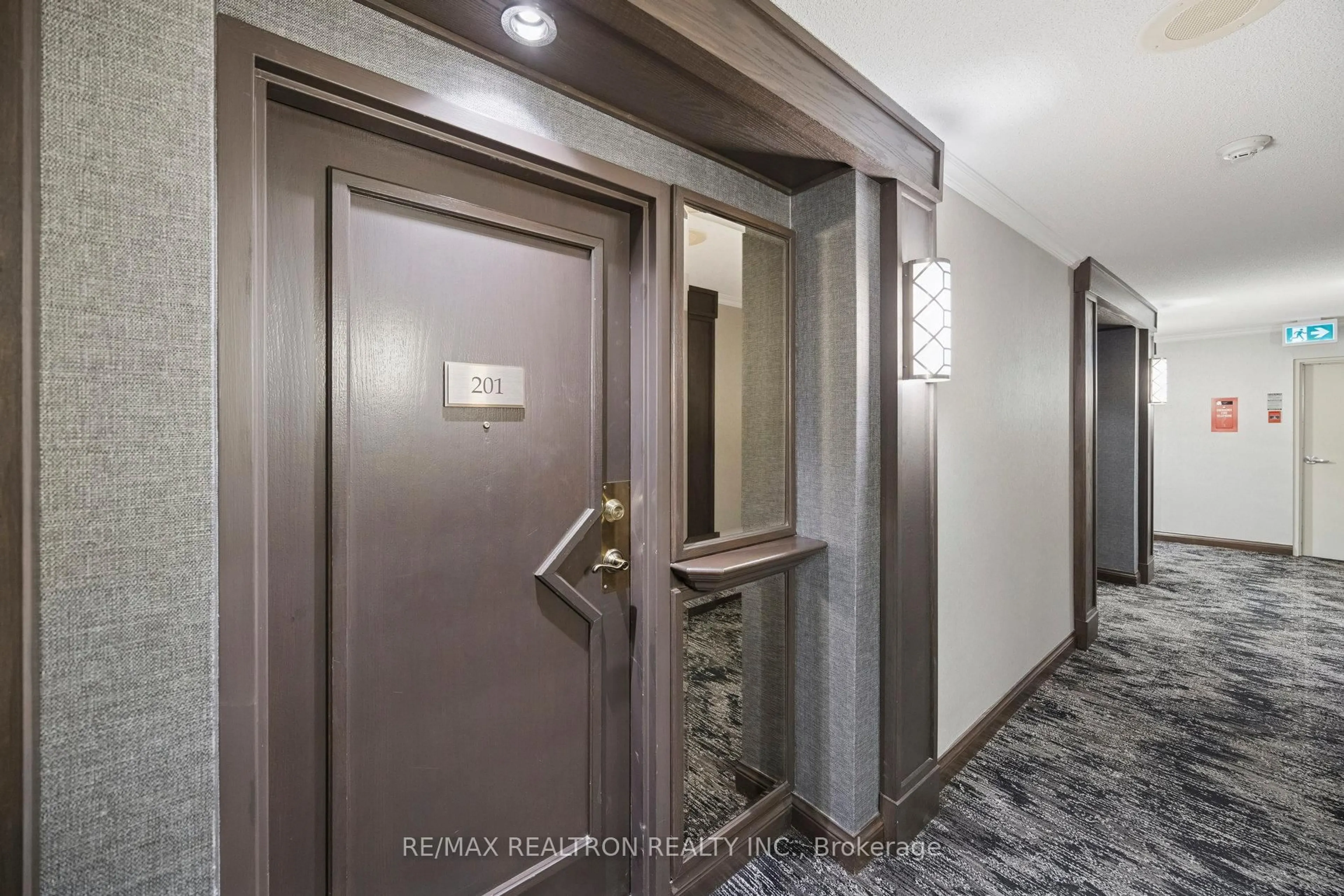 Indoor foyer for 5444 Yonge St #201, Toronto Ontario M2N 6J4