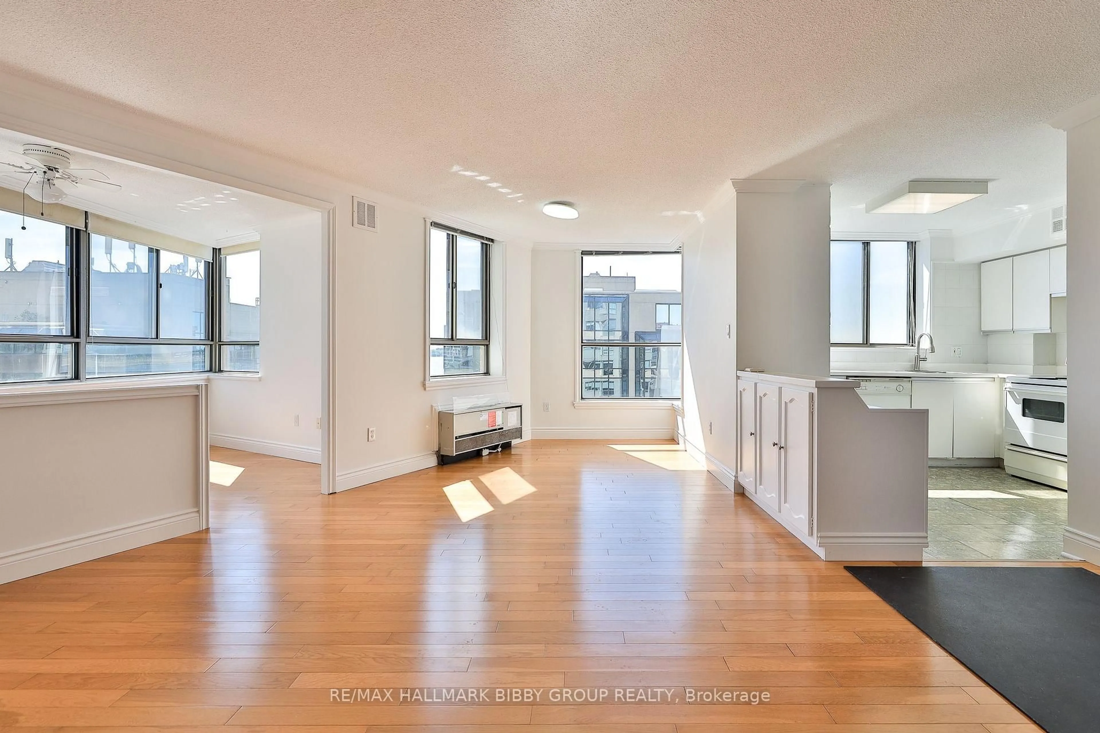 Unknown for 270 Queens Quay Blvd #801, Toronto Ontario M5J 2N4