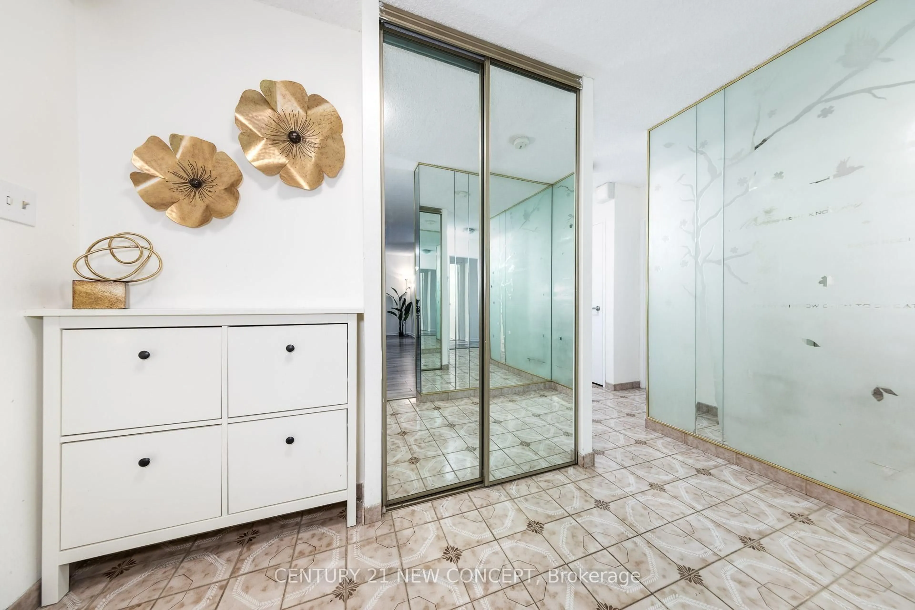 Indoor entryway for 205 Hilda Ave #1407, Toronto Ontario M2M 4B1
