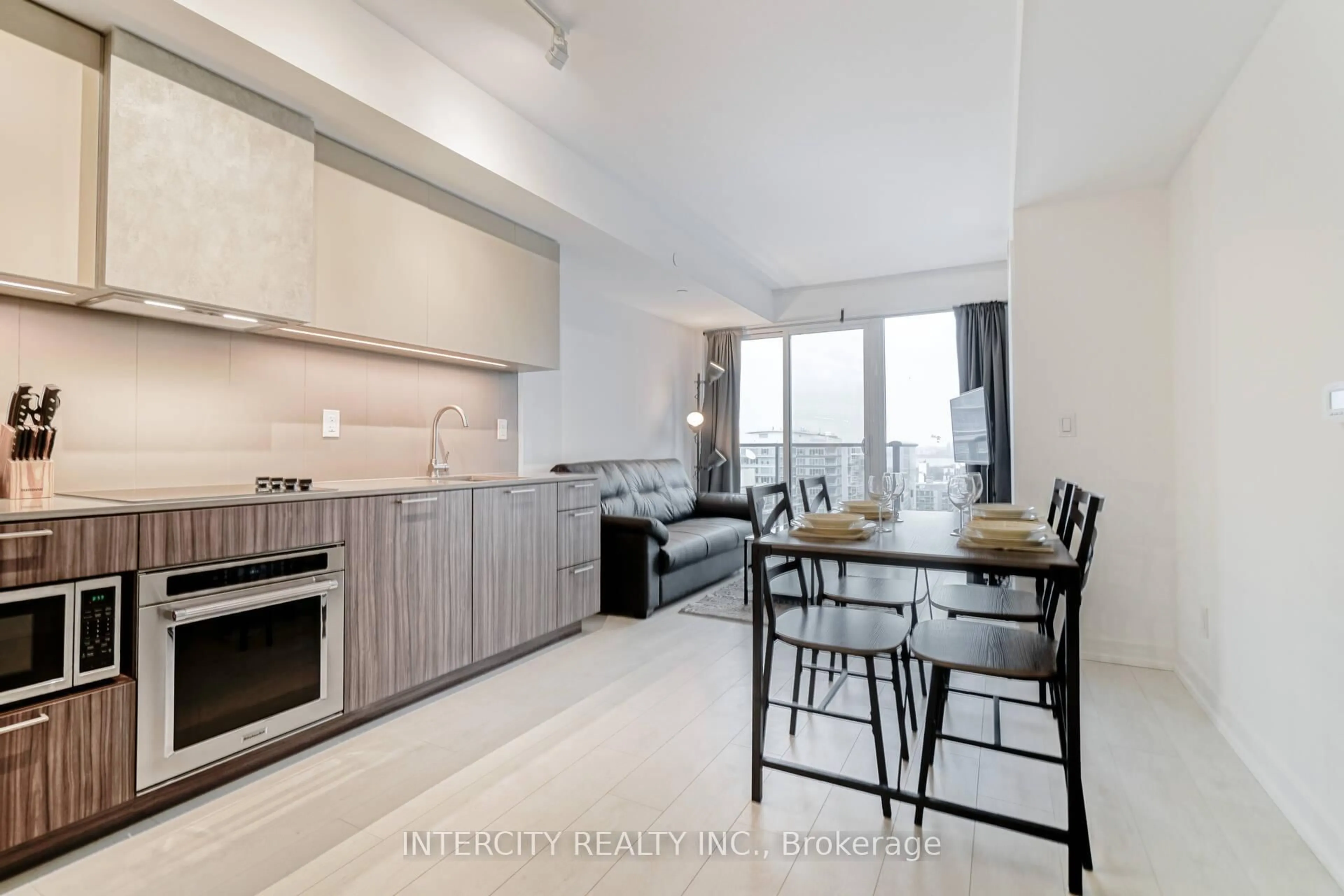 Unknown for 19 Western Battery Rd #2709, Toronto Ontario M6K 3S4