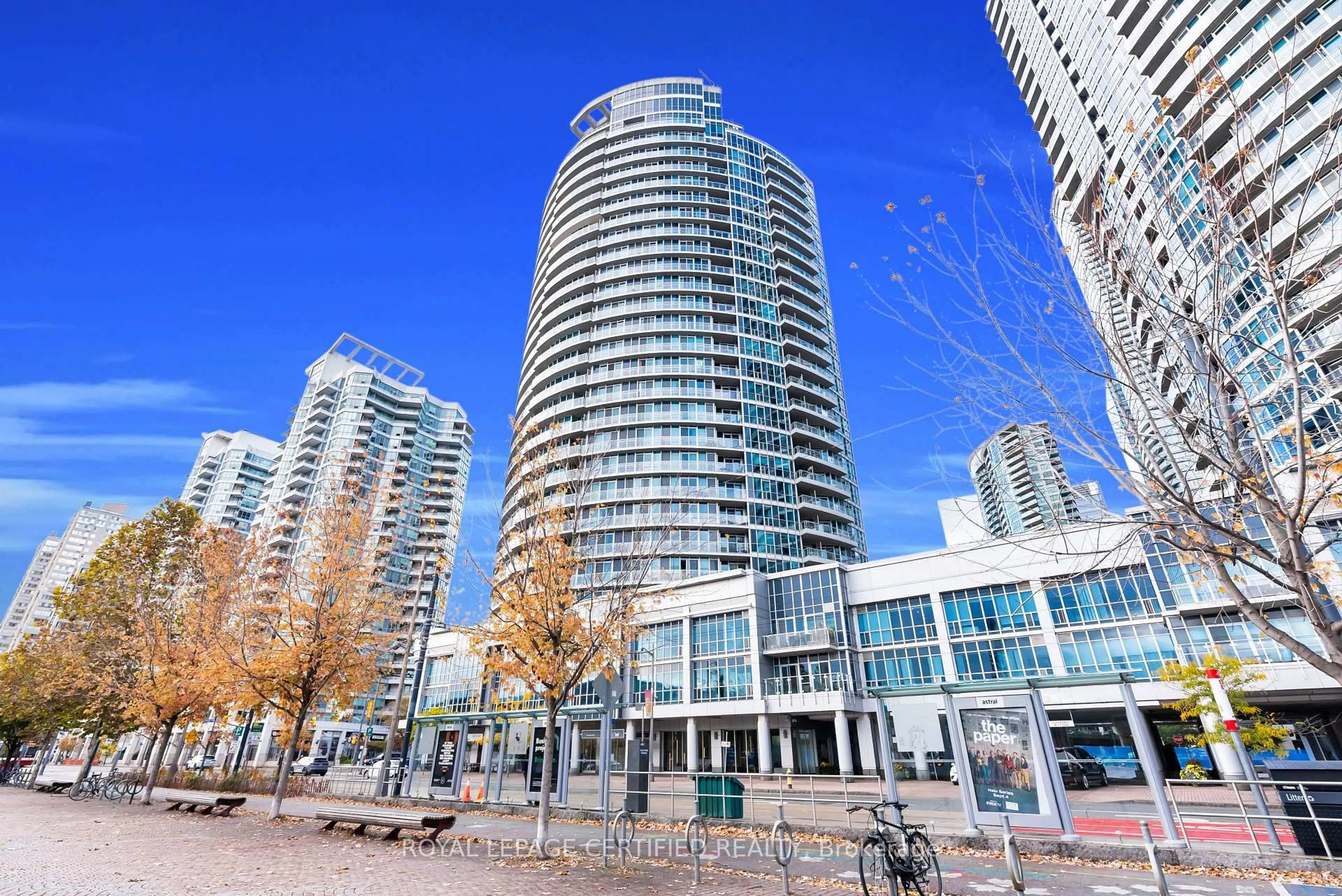 Patio, unknown for 218 Queens Quay #1405, Toronto Ontario M5J 2Y6