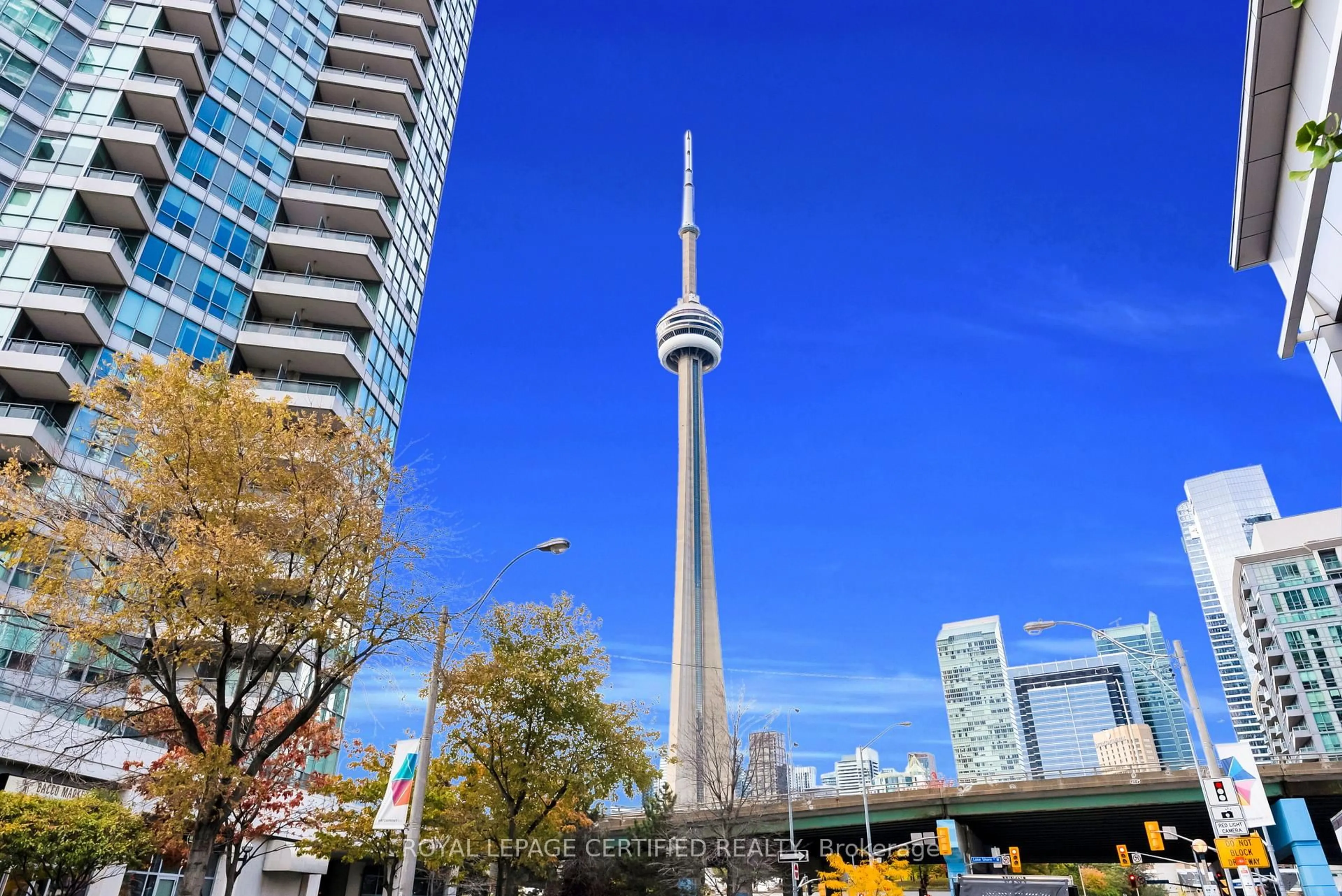 Unknown for 218 Queens Quay #1405, Toronto Ontario M5J 2Y6