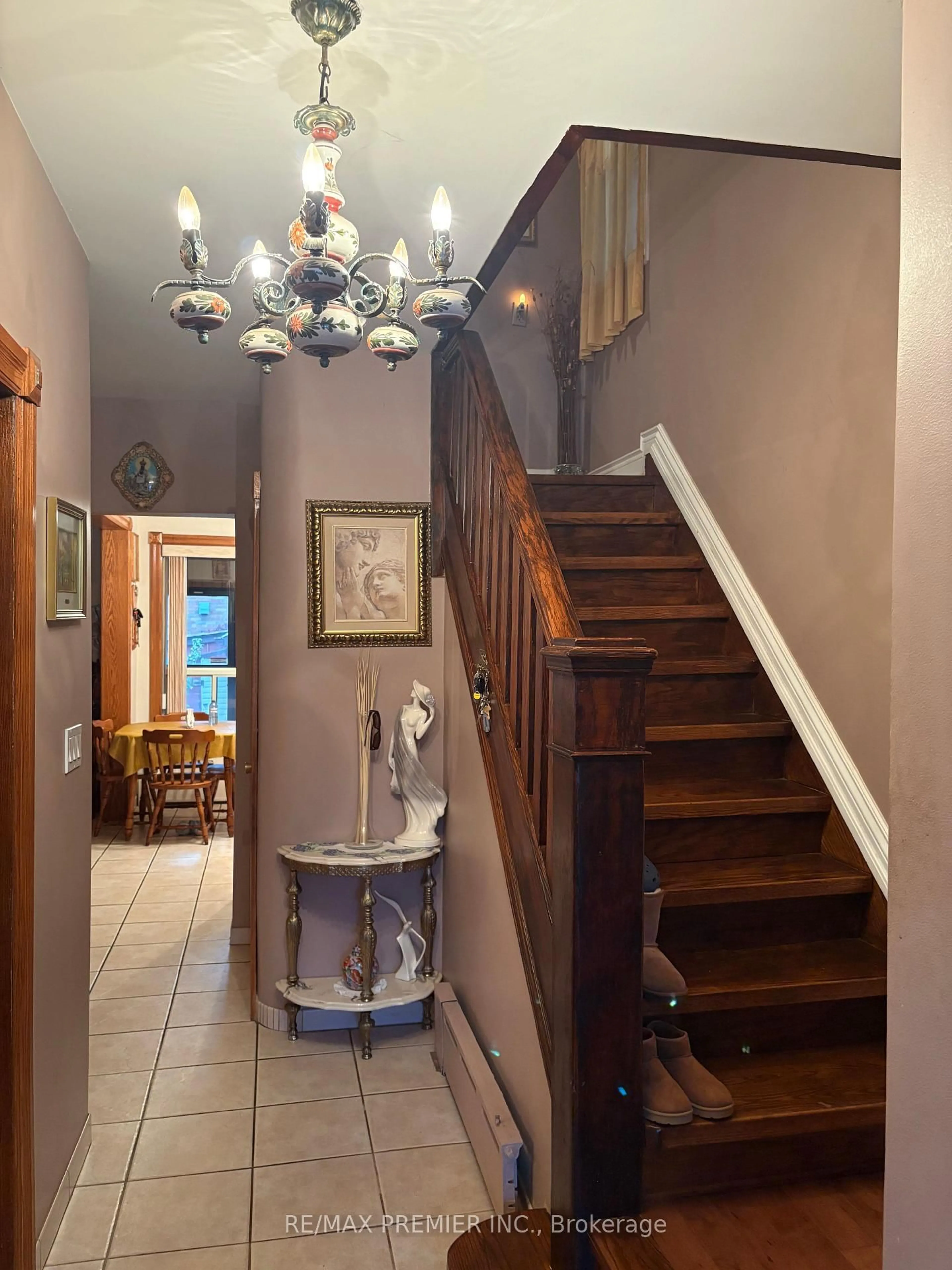 Indoor foyer for 8 Normanna Ave, Toronto Ontario M6C 1H2