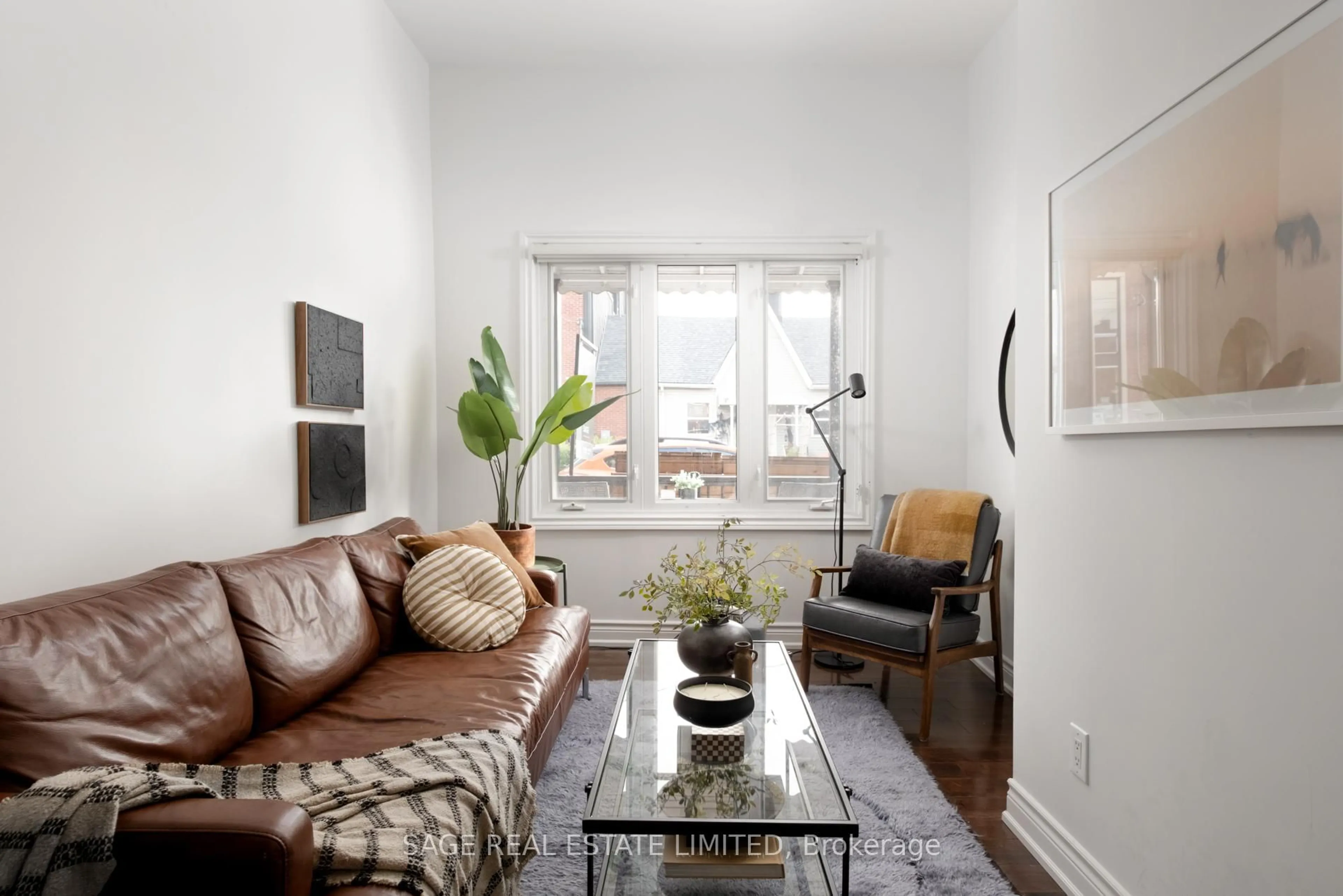 Living room with furniture, unknown for 18 Palmerston Ave, Toronto Ontario M6J 2H7