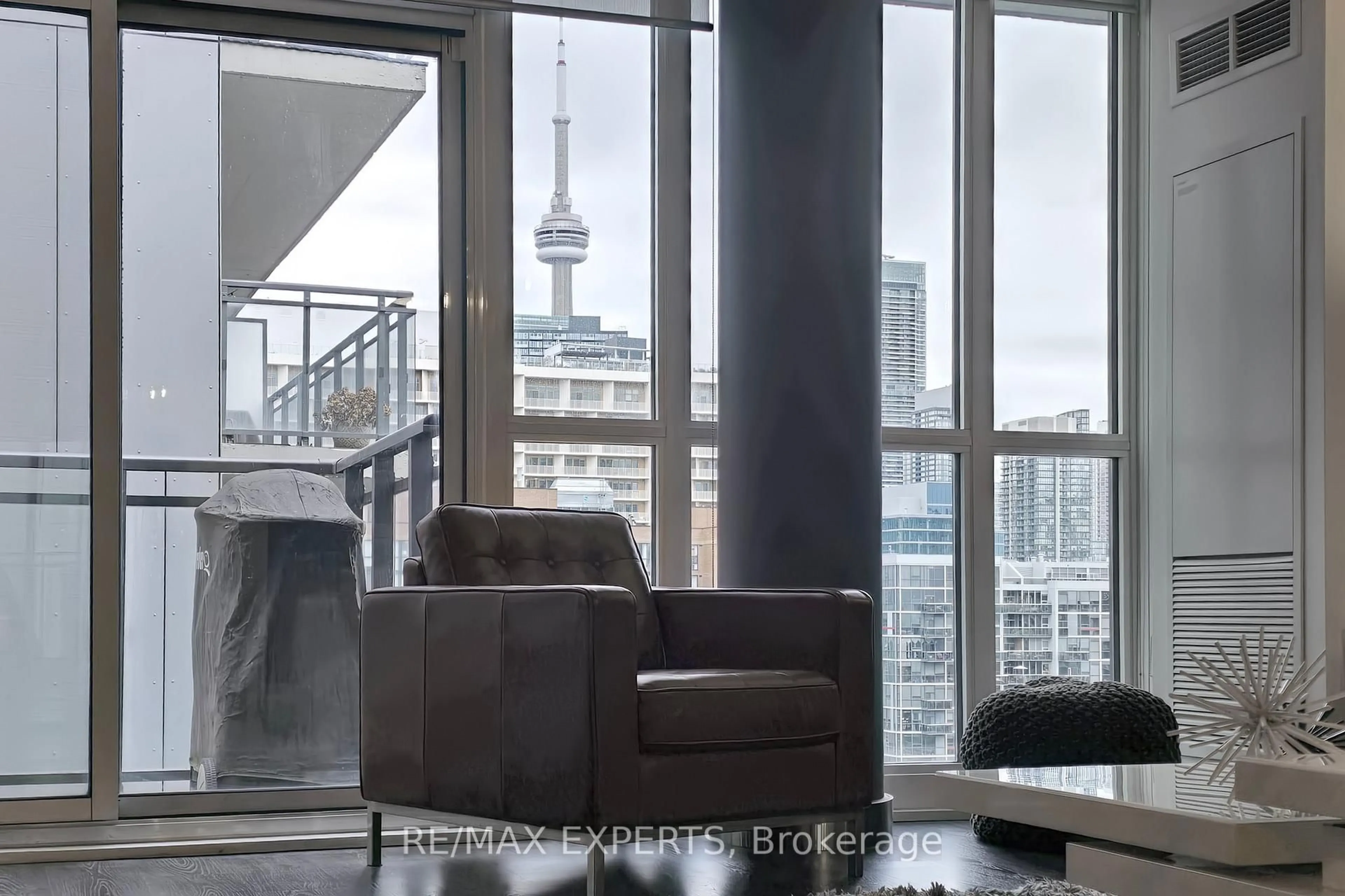 Living room with furniture, unknown for 775 King St #1013, Toronto Ontario M5V 2K3