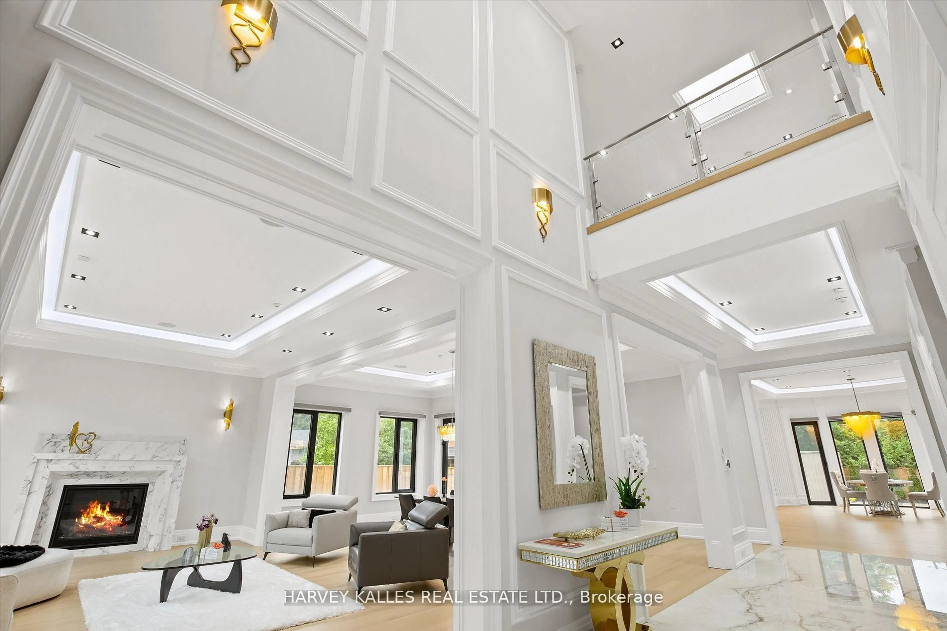 Indoor foyer for 1 Silvergrove Rd, Toronto Ontario M2L 2N5