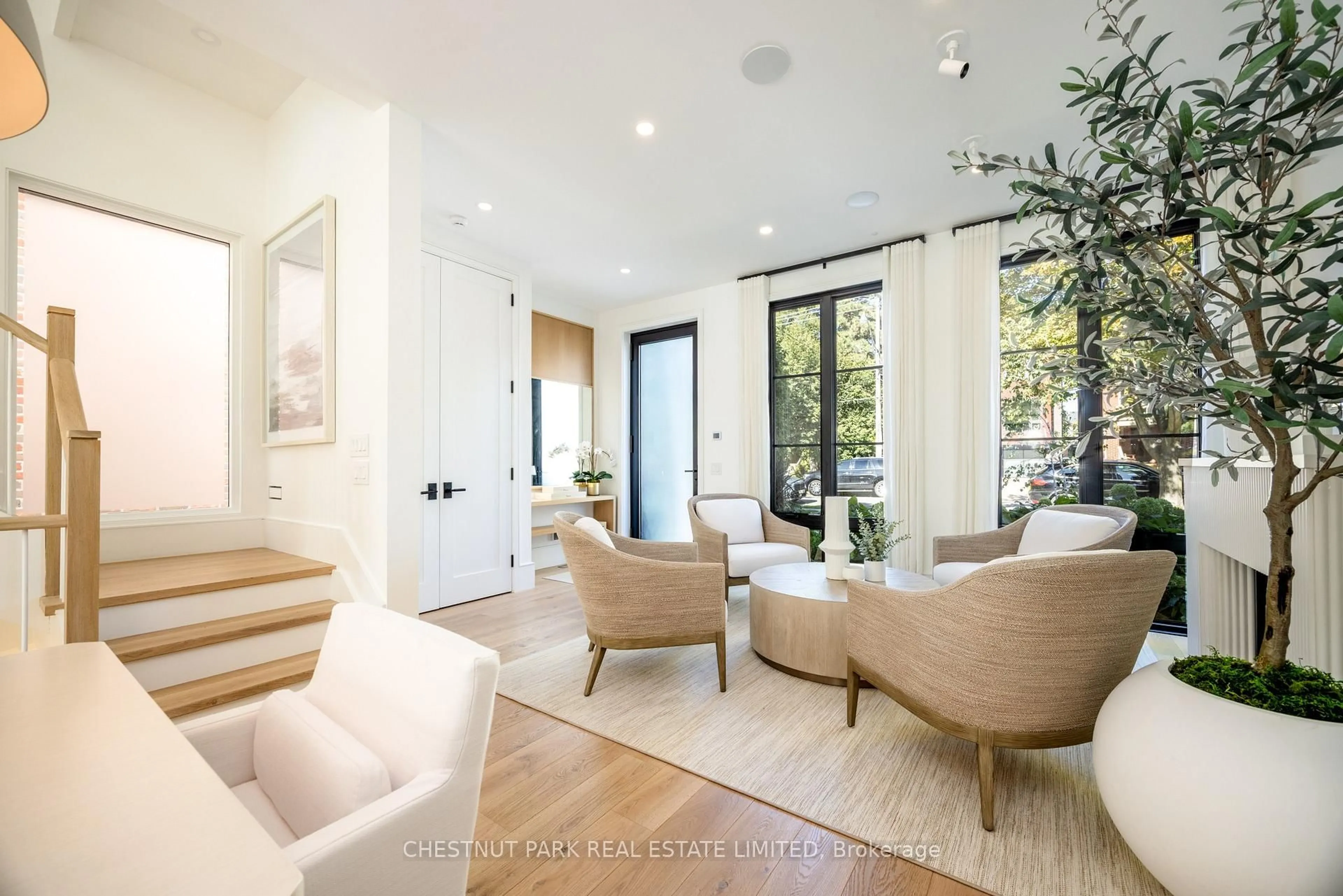 Unknown for 229 Sheldrake Blvd, Toronto Ontario M4P 2B1