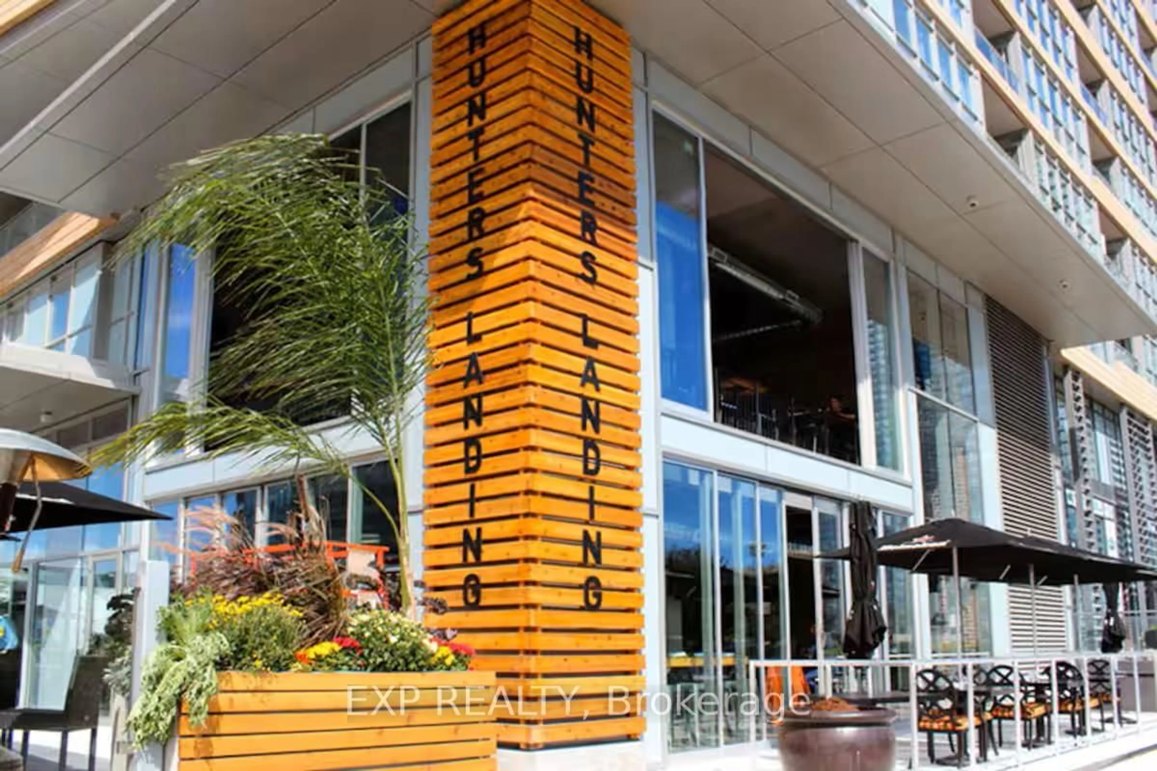 Patio, building for 151 Dan Leckie Way #347, Toronto Ontario M5V 4B2