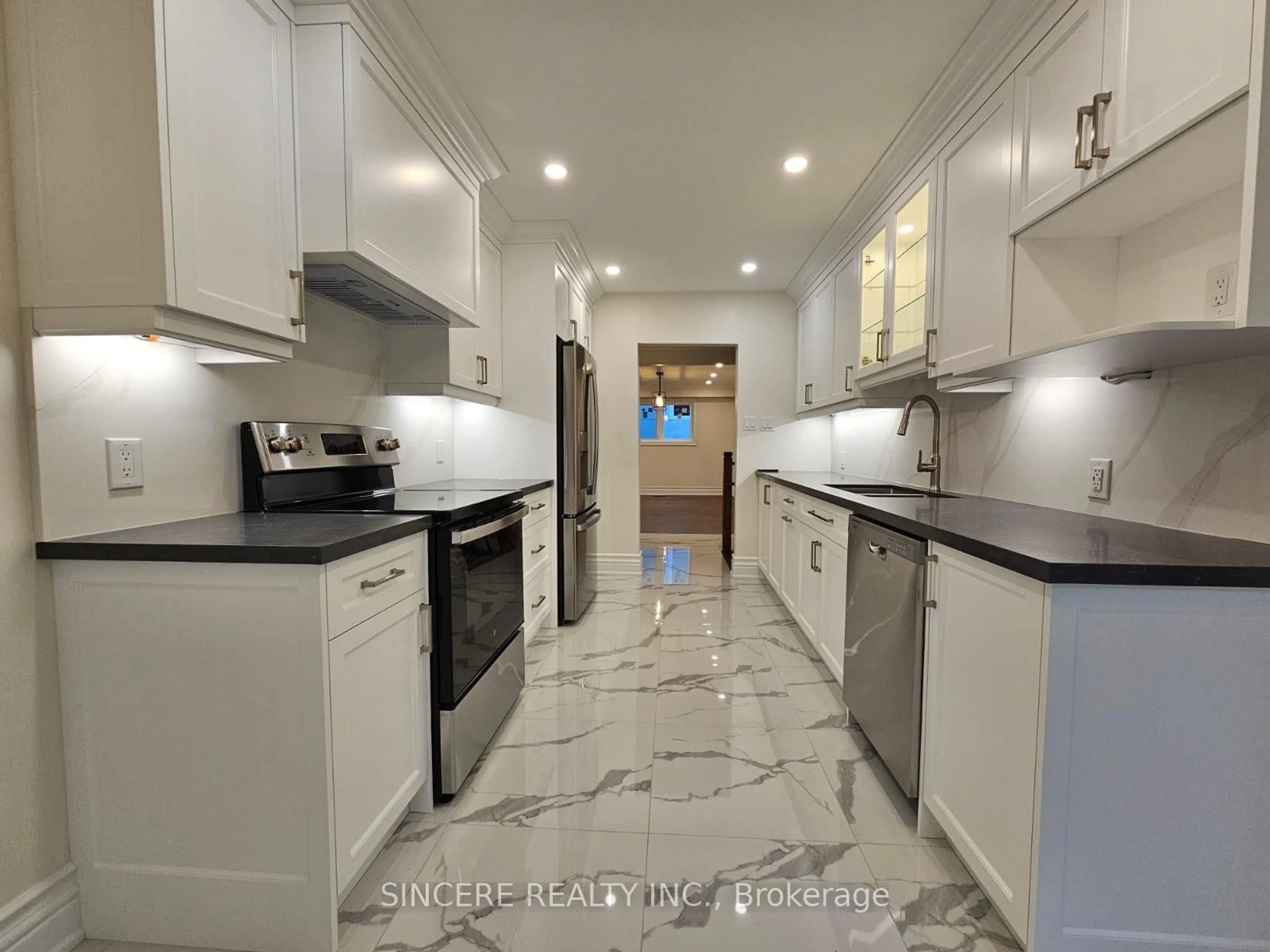 Unknown for 32 Colonnade Rd, Toronto Ontario M2K 2L5