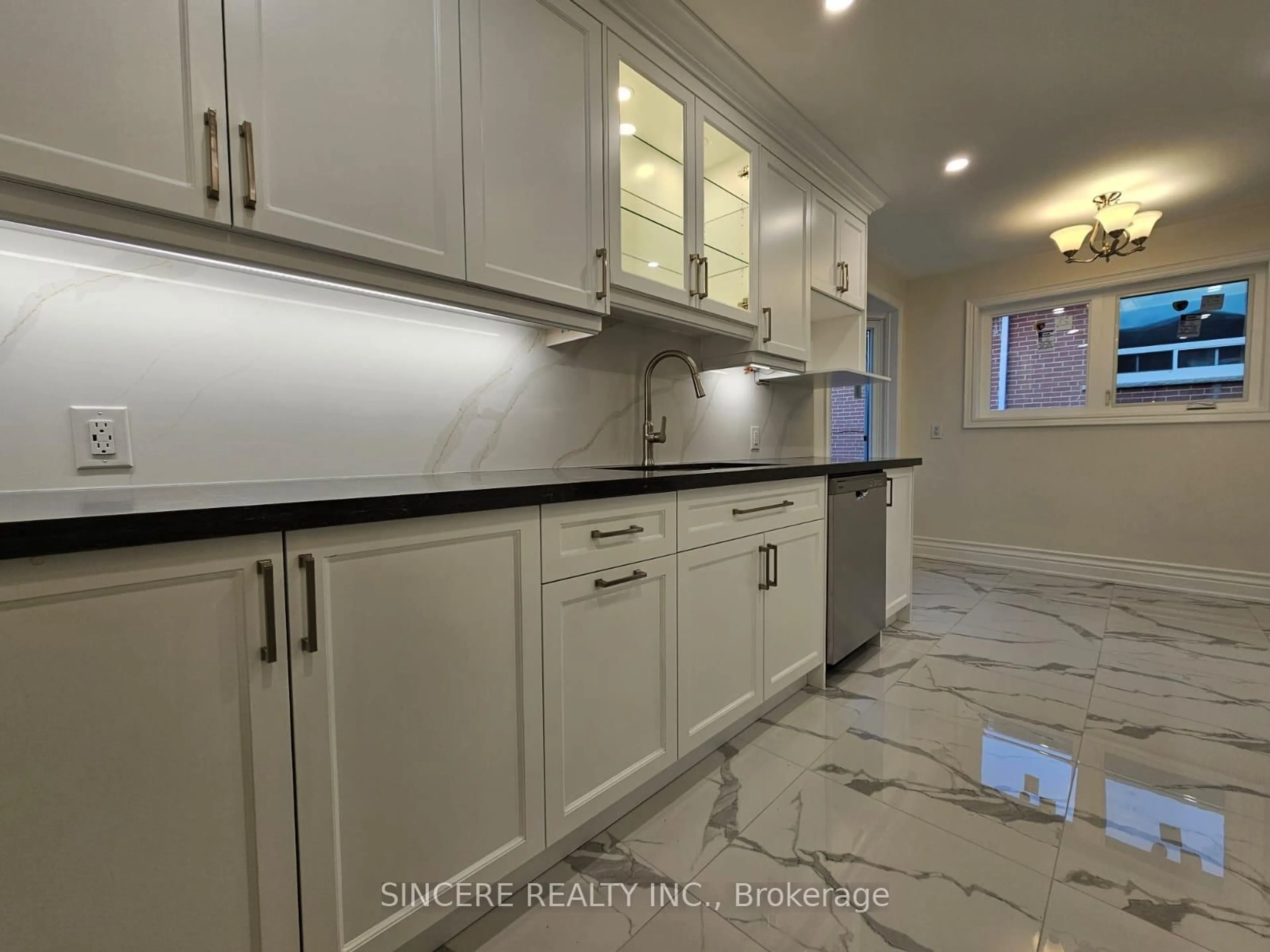 Unknown for 32 Colonnade Rd, Toronto Ontario M2K 2L5
