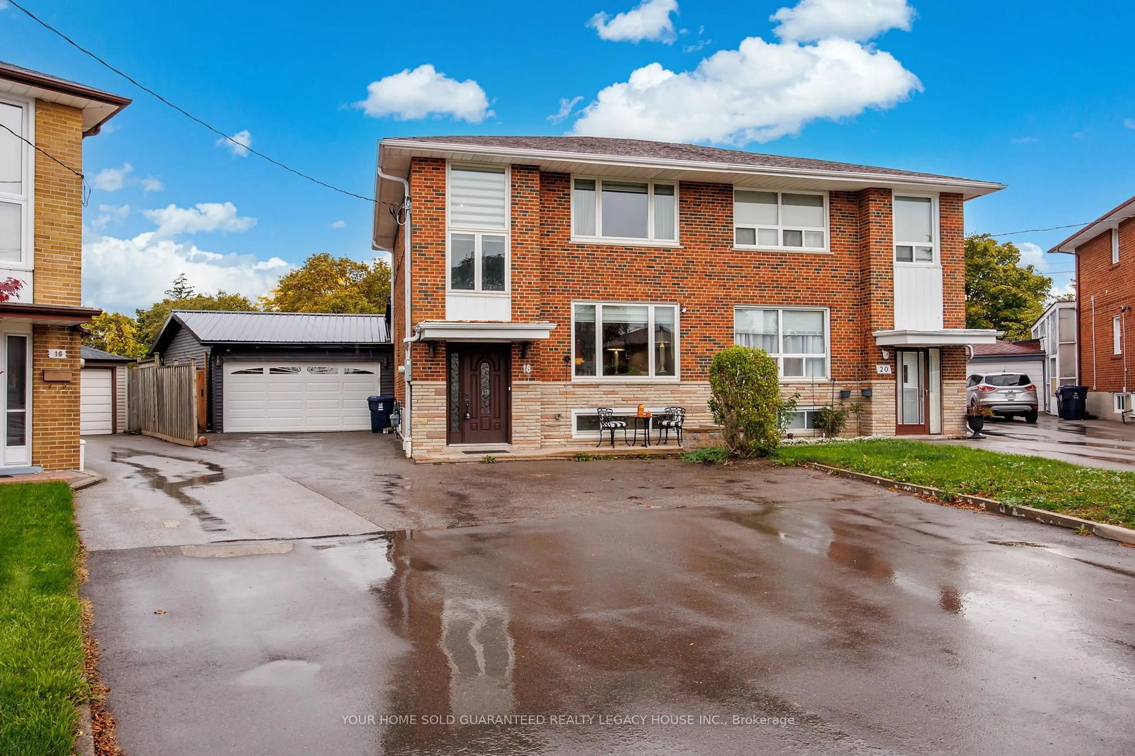 A pic from outside/outdoor area/front of a property/back of a property/a pic from drone, street for 18 Wyndcliff Cres, Toronto Ontario M4A 2K1