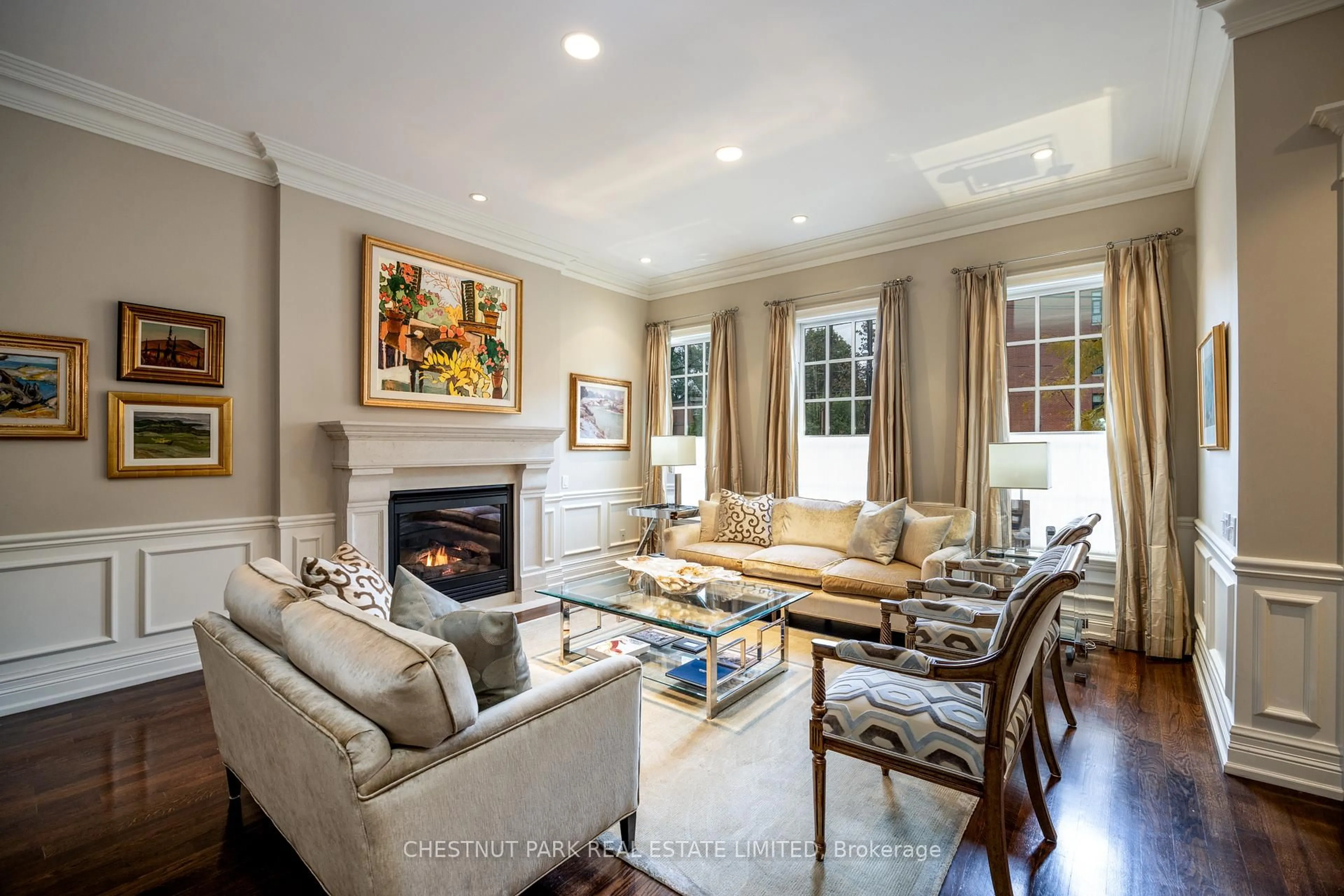 Living room with furniture, unknown for 117 Davenport Rd, Toronto Ontario M5R 1H8